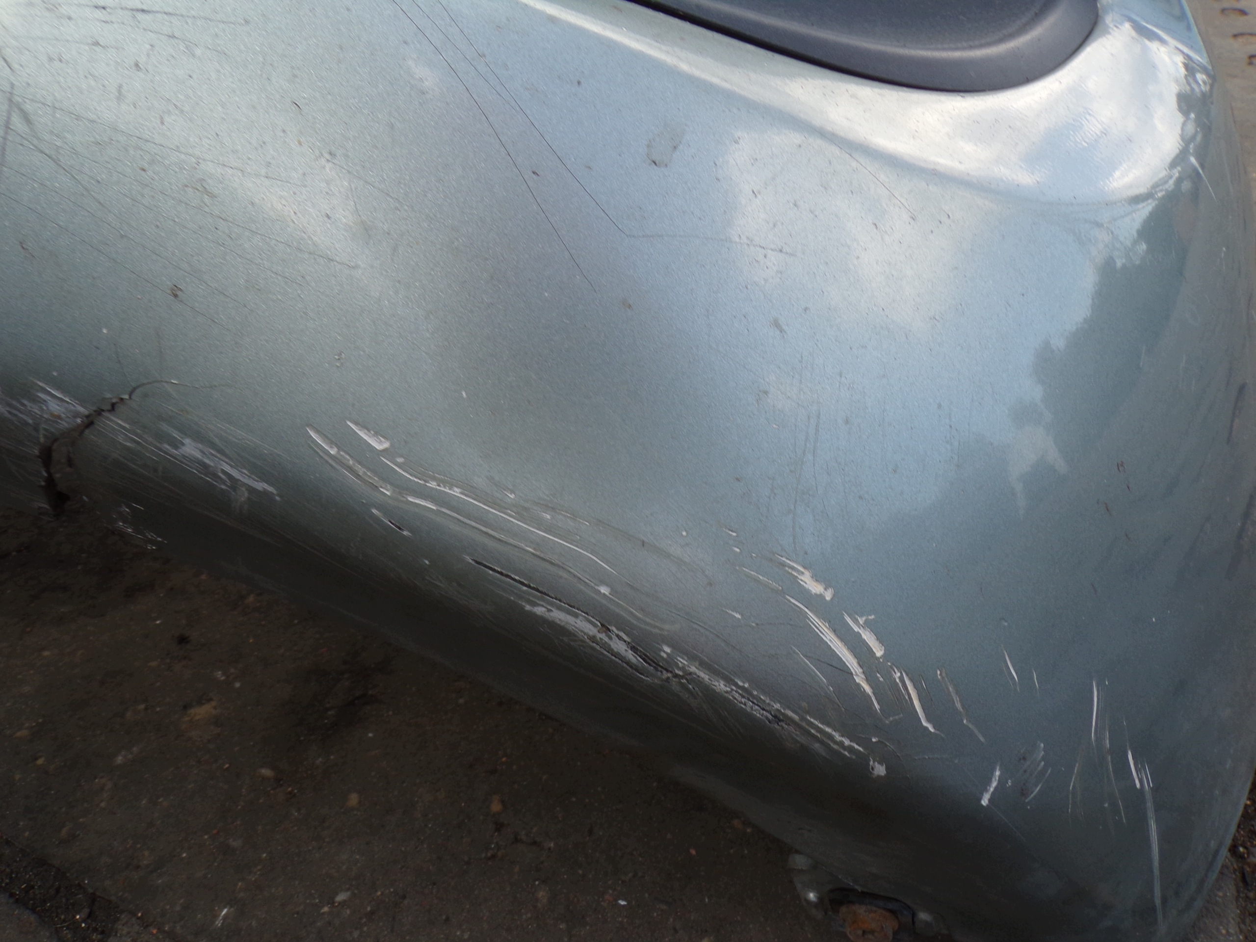 front bumper front TOYOTA YARIS 2 II LIFT colour 1F8