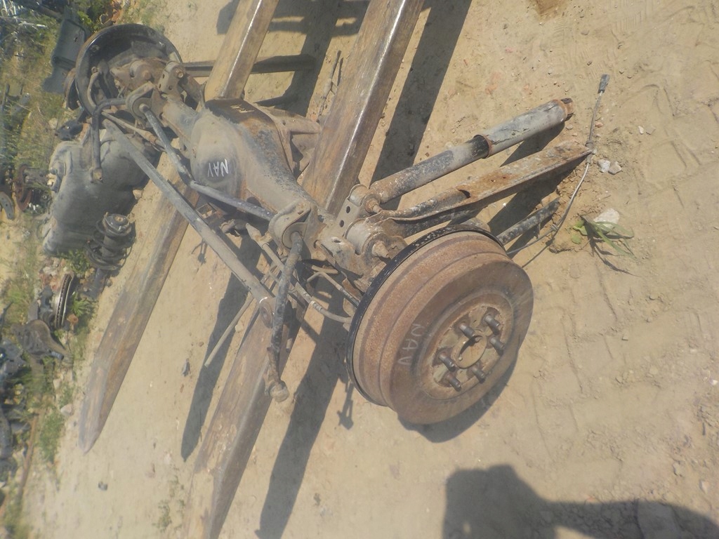 ZAWIESZENIE DYFER TYŁ TYLNE NAVARA D23 NP300 Producent części Nissan OE