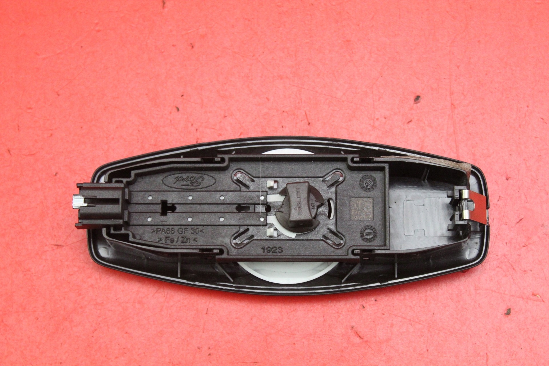 LAMPKA OŚWIETLENIA WNĘTRZA FORD FOCUS MK3 17R Producent części Ford OE