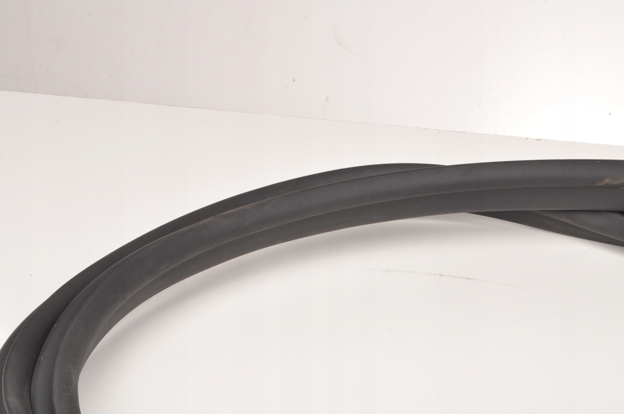 BMW 2 F44 GRAN COUPE USZCZELKA DRZWI LEWY PRZOD Part number LEWY PRZOD