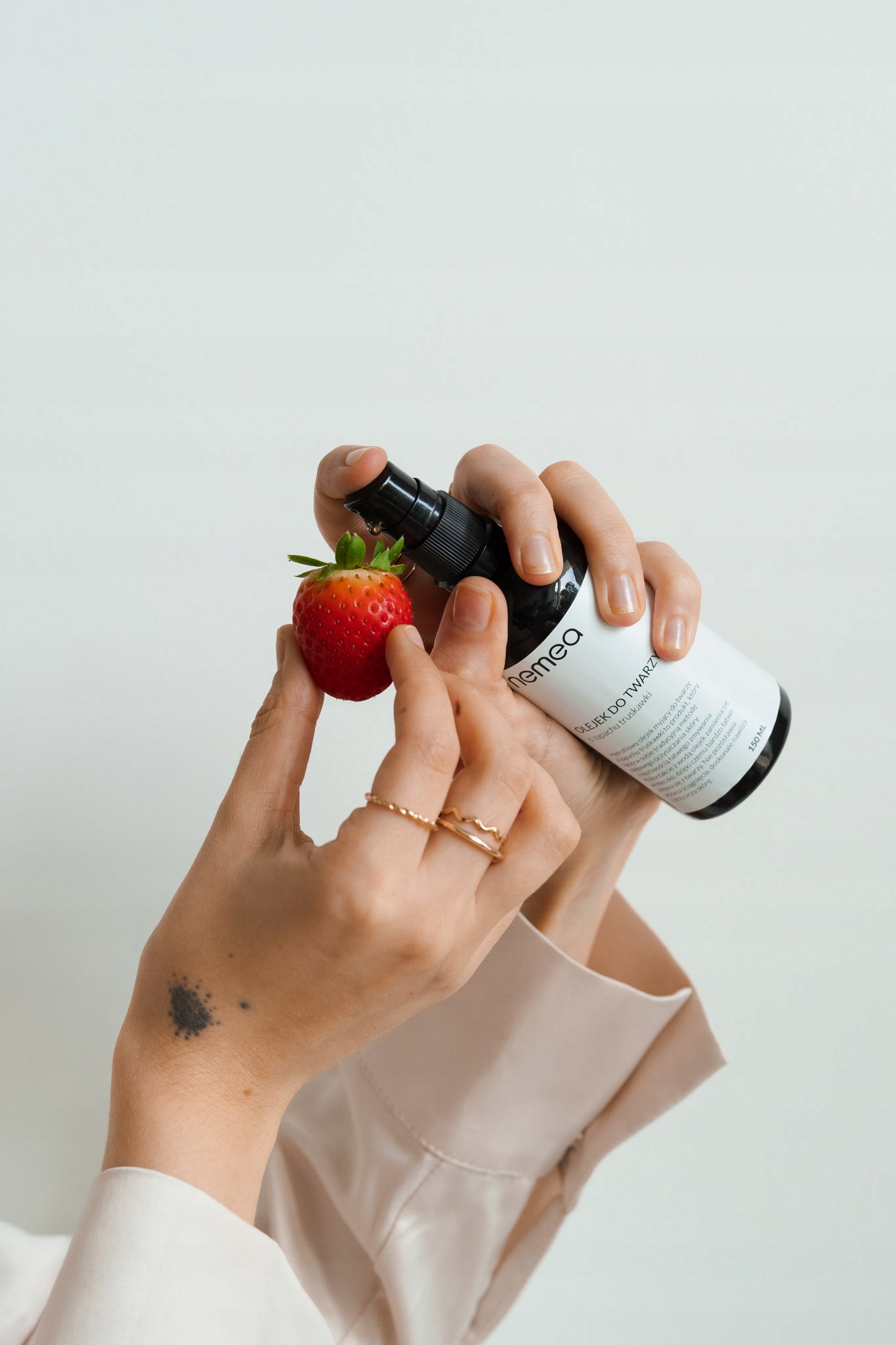 100% WEGAŃSKI HYDROFILOWY NATURALNY OLEJEK MYJĄCY DO TWARZY TRUSKAWKA Rodzaj Inny