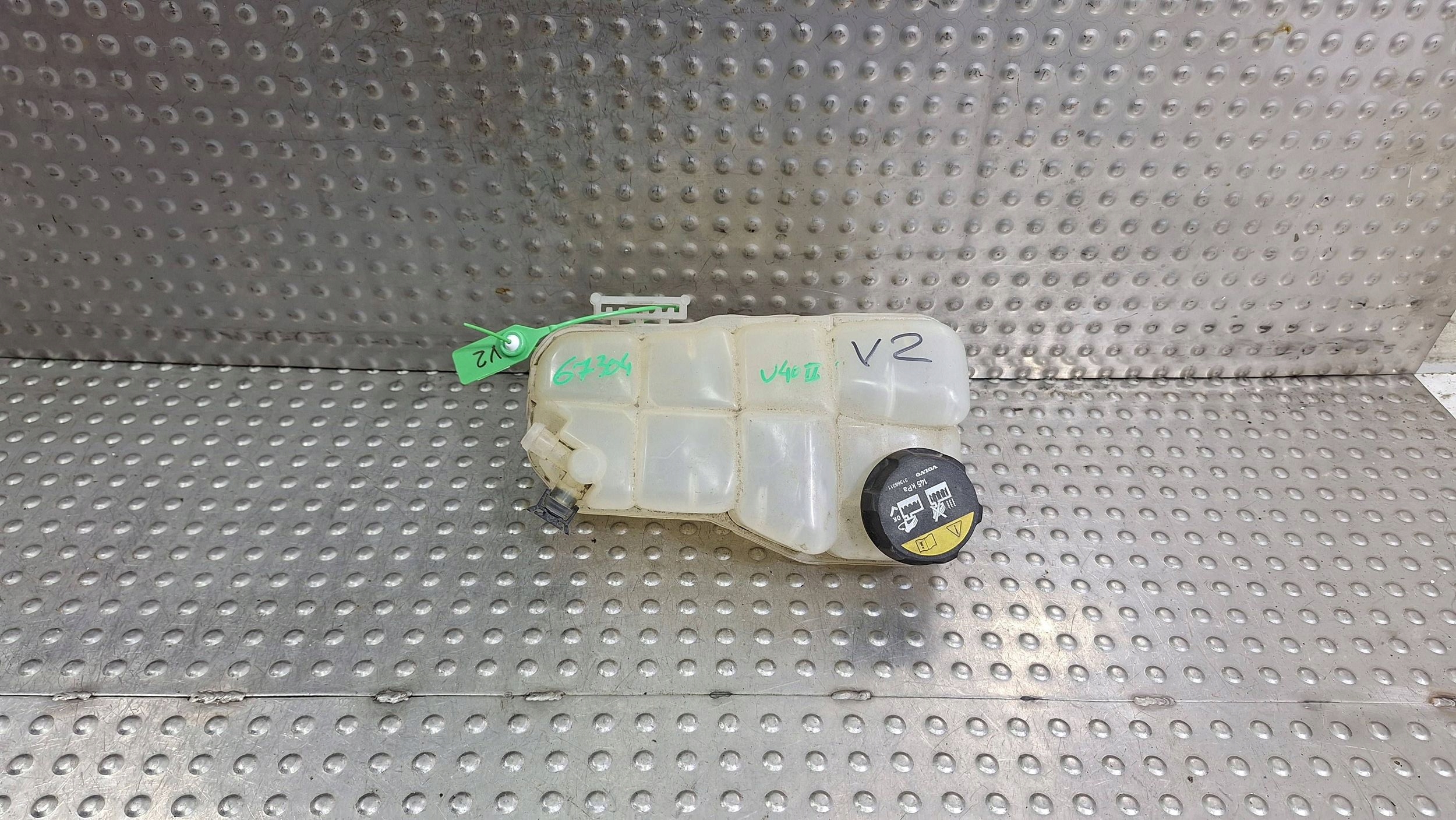 Réservoir eau 31338764 VOLVO V40 II 2.0 D