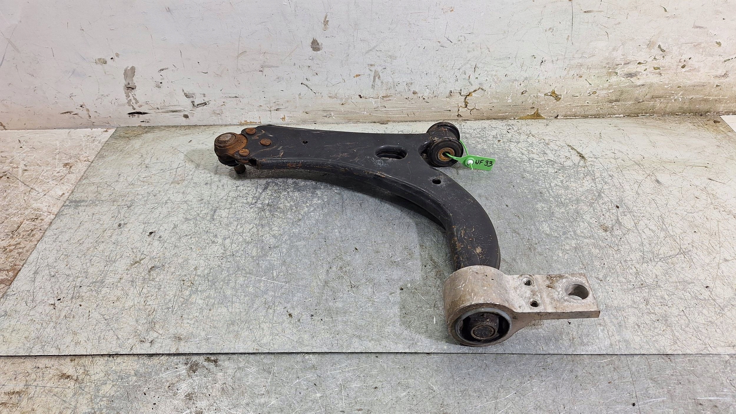 arm right front 2S61-3042-AJ FORD FIESTA FUSION MK6