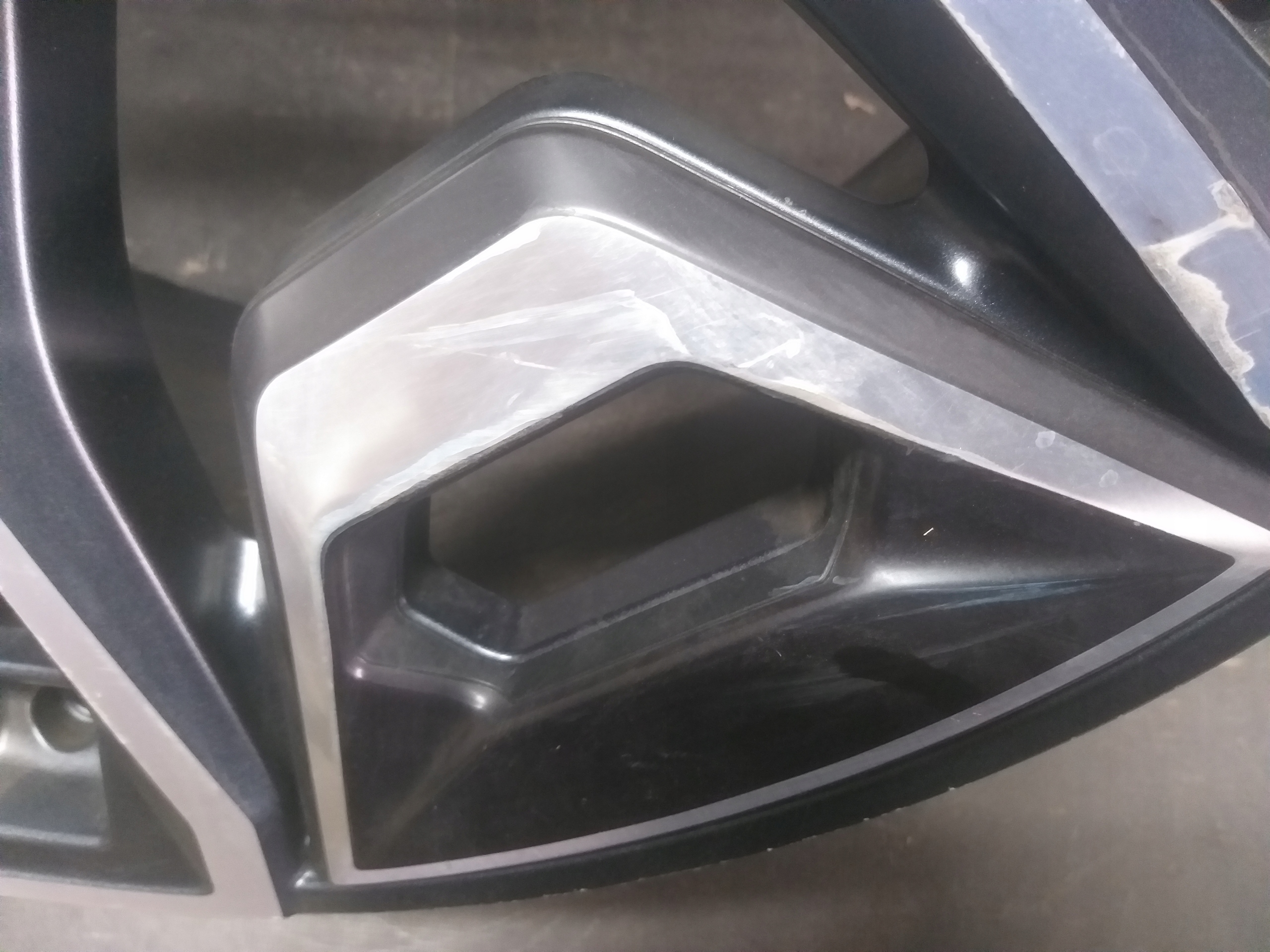 disk hliníkový BMW 9,5J 22" ET37 5X112