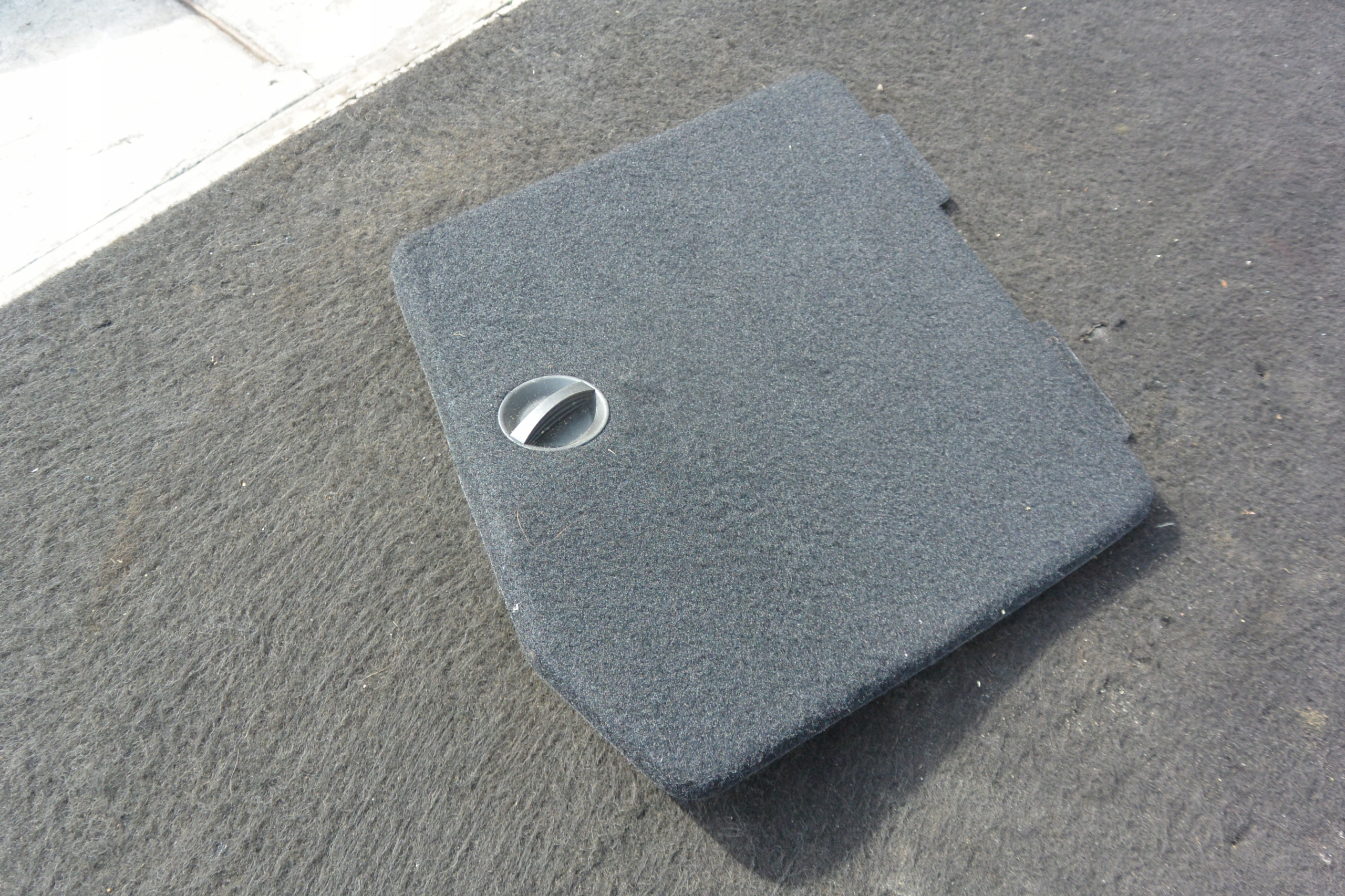 spoiler BOCZKA boot right MERCEDES W204 sedan