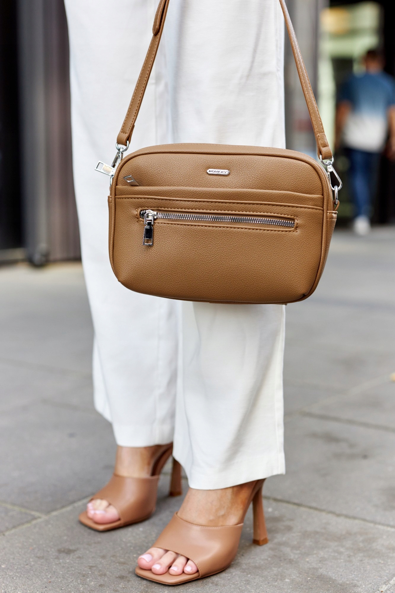 Torebka damska crossbody listonoszka mała torba na ramię ROVCKY Model R-074-01-0522 BEIGE