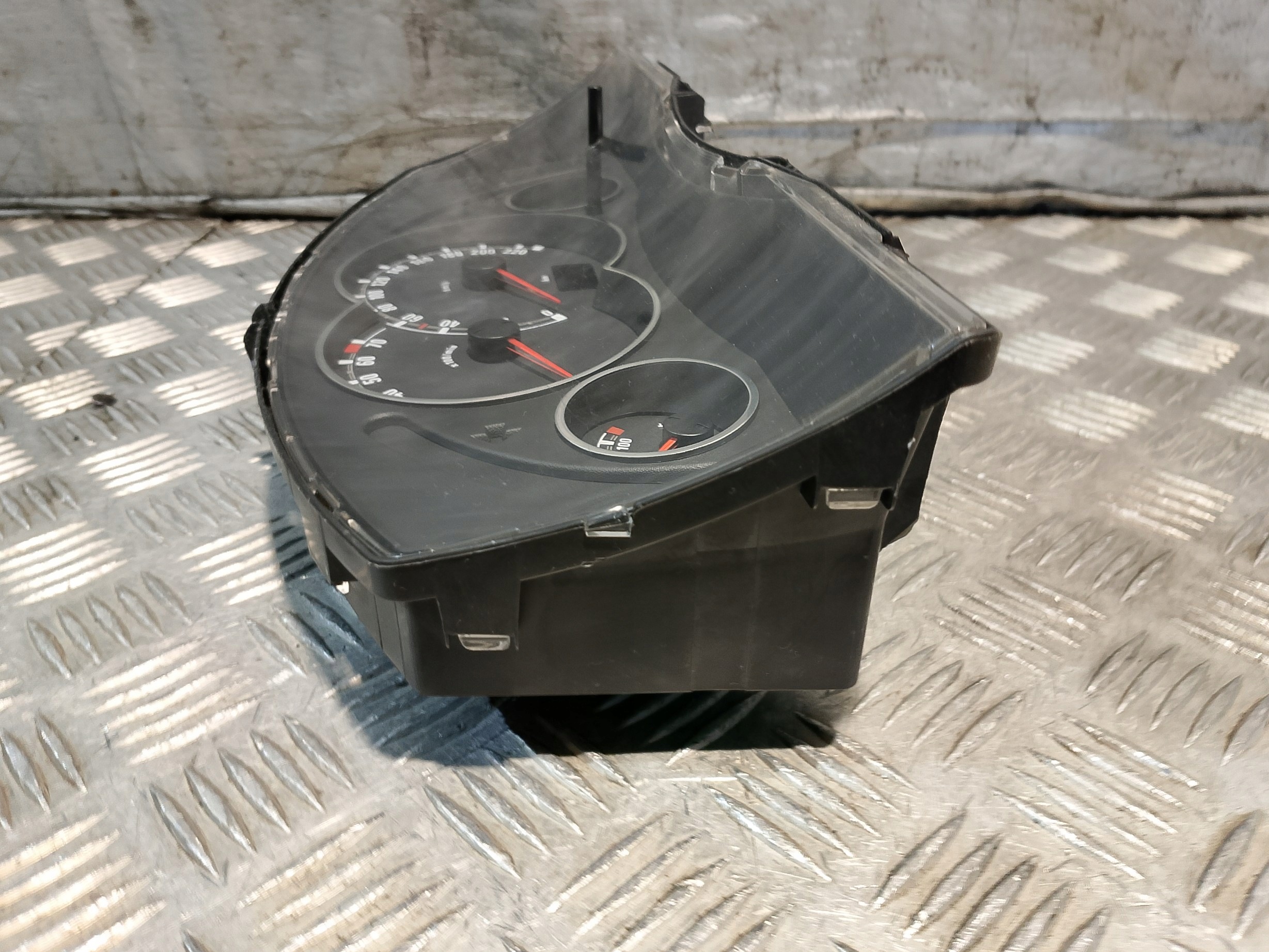 dials PREDKOSCIOMIERZ OPEL MERIVA A 1.6 B 13201076BH