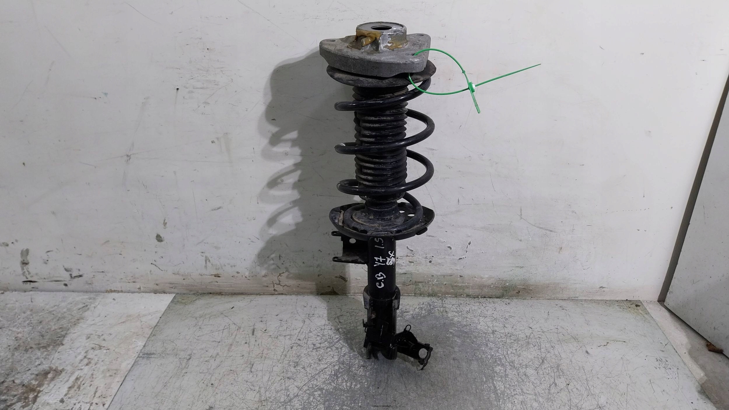 shock absorber left front A2463206513 MERCEDES W176 W246