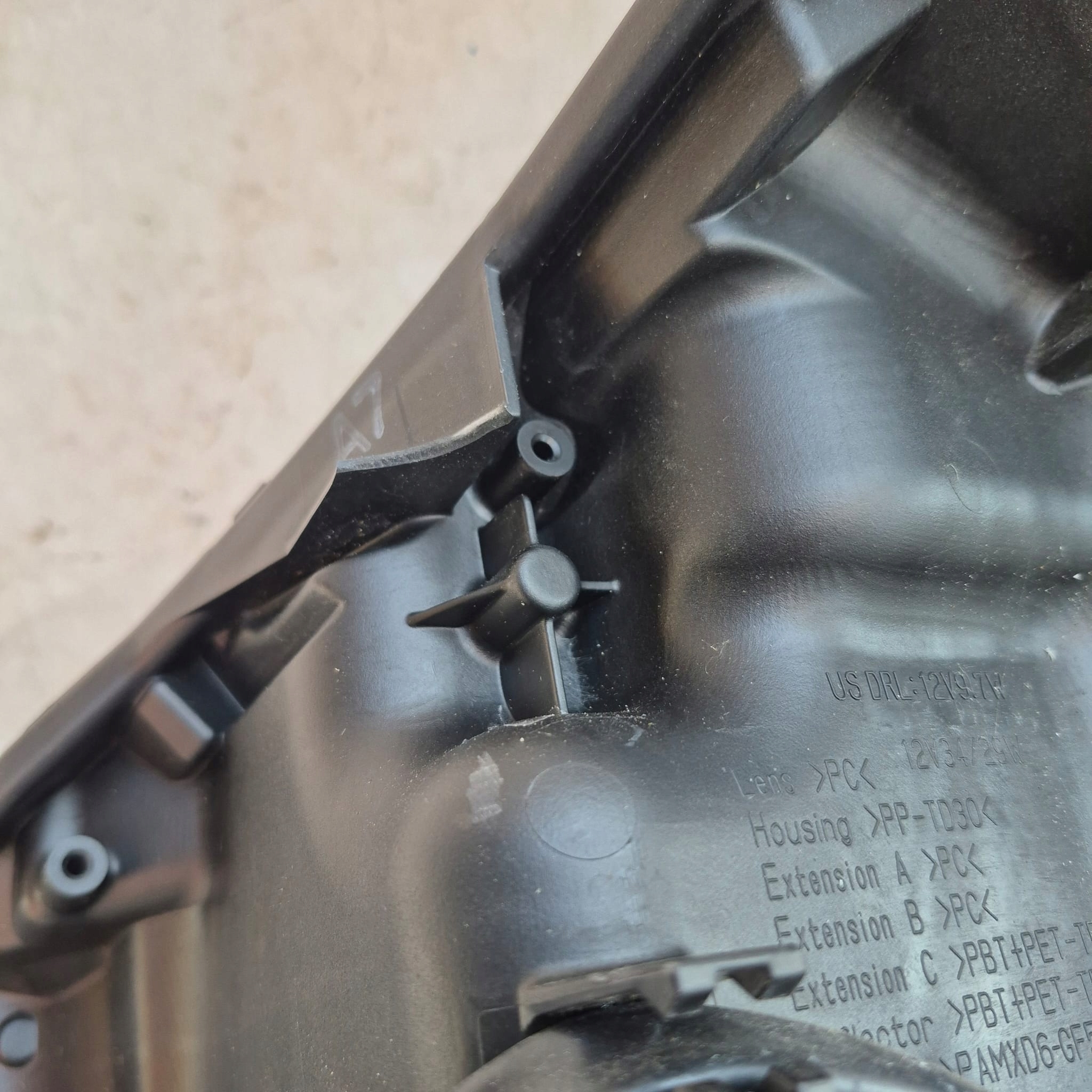 TOYOTA PRIUS + plus LIFT 2015 - light right front front