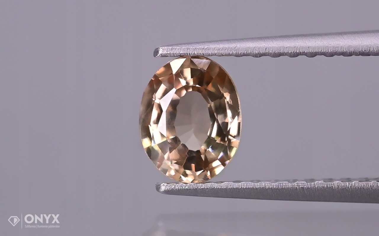 Zirkon fazetovaný ovál 6x5 mm