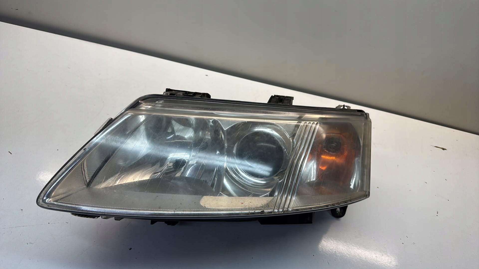 REFLEKTOR left light left front SAAB 93 9-3 XENON pre facelift 02-07 EUROPA