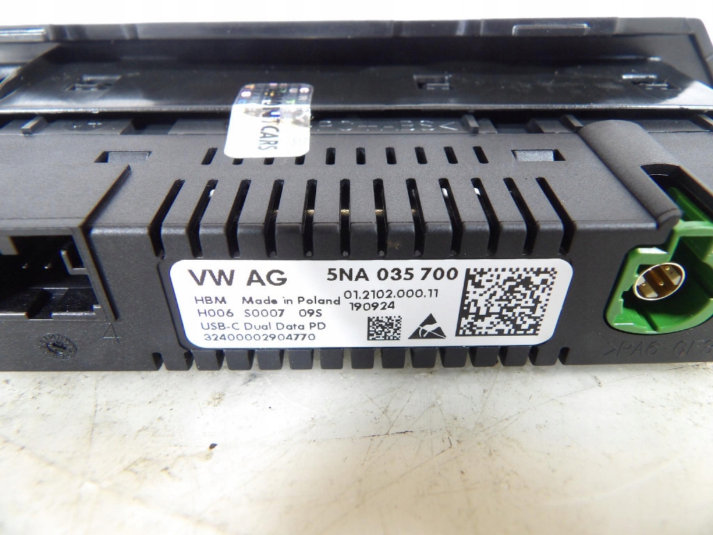 SKODA SUPERB IV 4 adapter USB 5NA035700