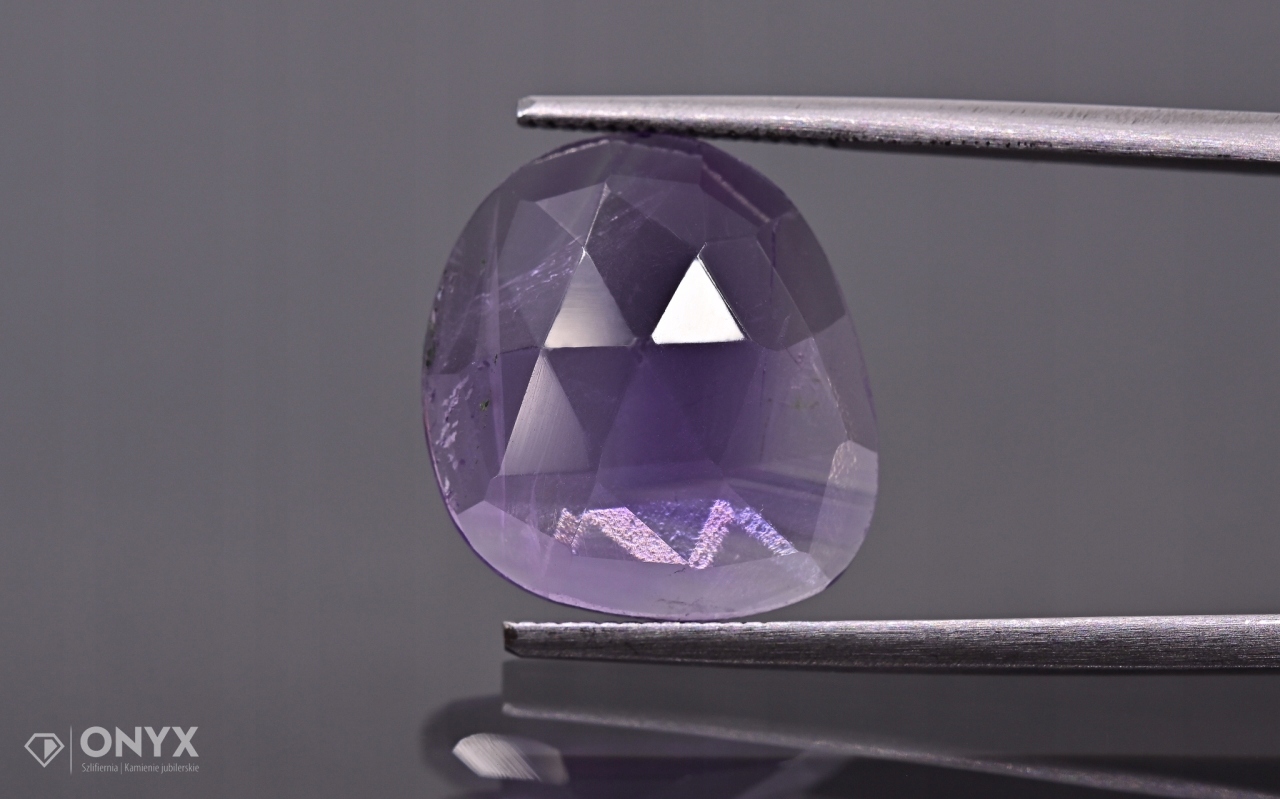 Ametystová fazetovaná nepravidelná rozeta 14,5x13,5 m