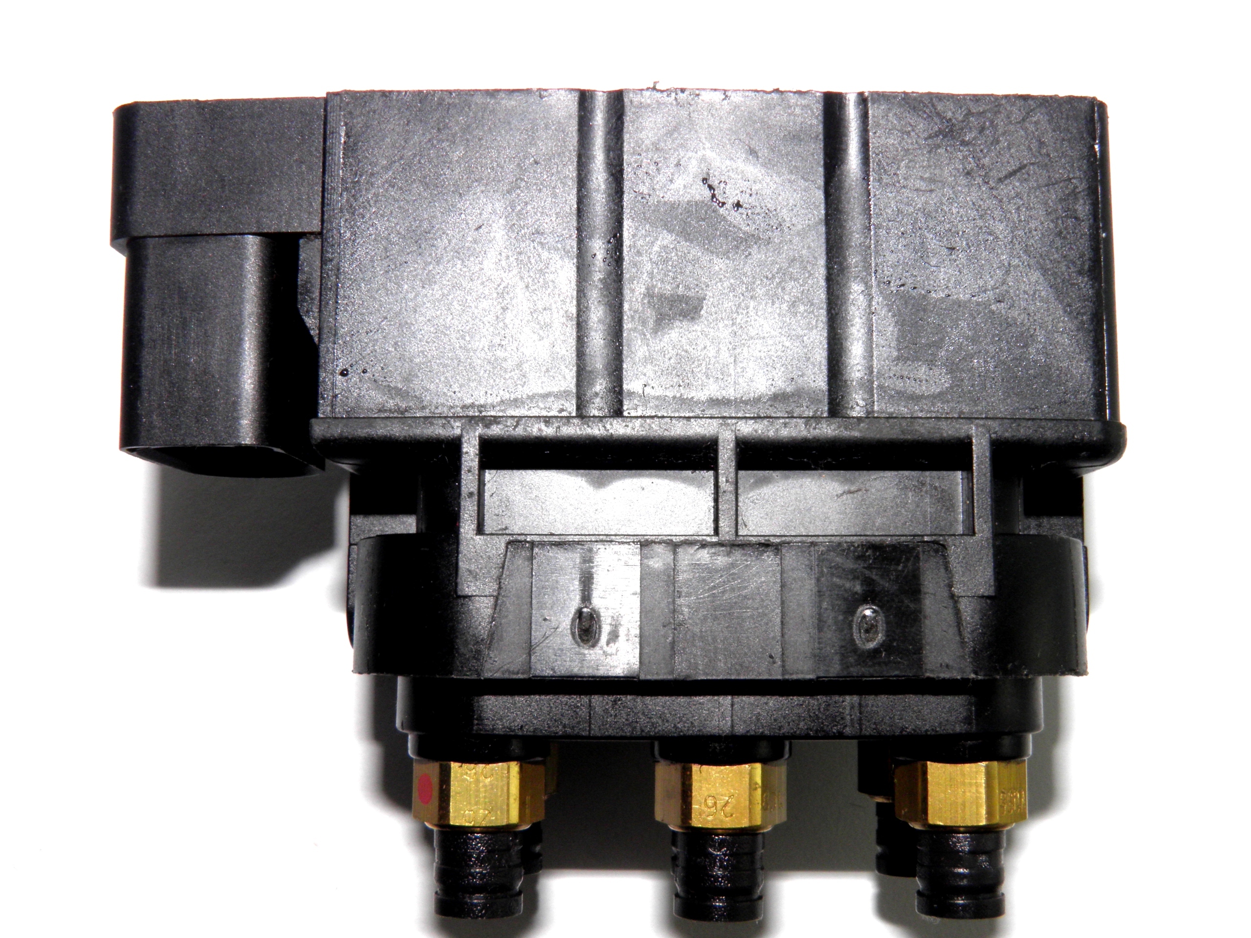 7L0698014 7L0616251 AUDI Q7 ROZDZIELACZ PNEUMATYKI Car type Passenger cars