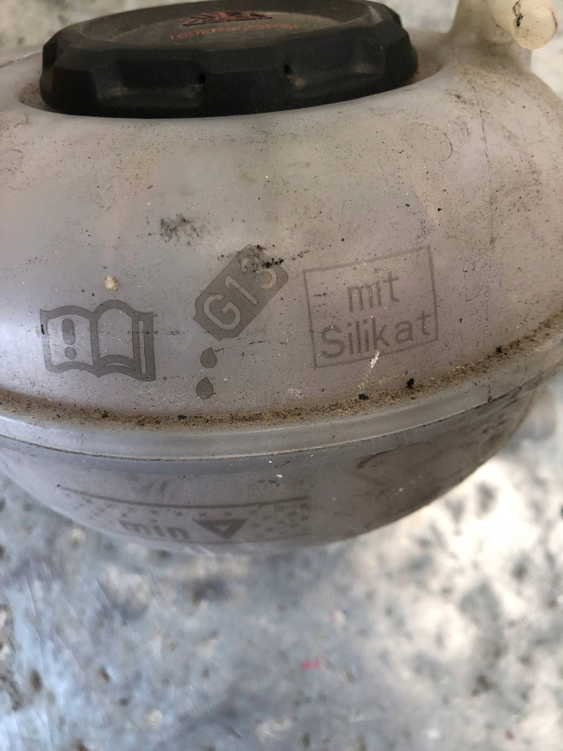 Réservoir eau VW PASSAT B8 5Q0121407G