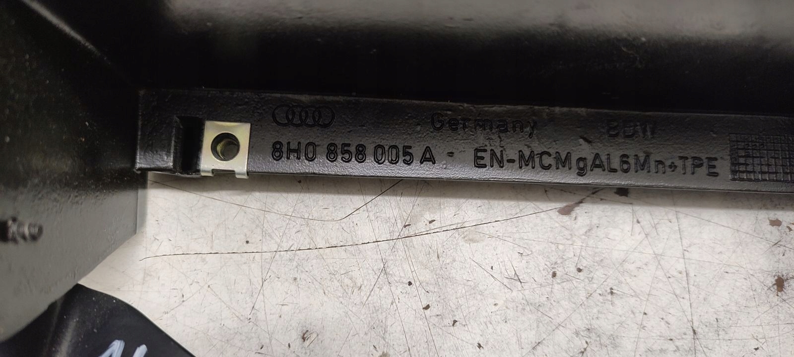 holder radia Audi A4 B7 Cabrio 2,0 TDI