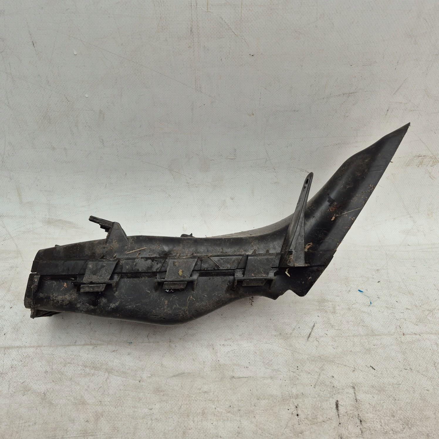 BMW 3 E90 E91 rohr luft DOLOT 7121569