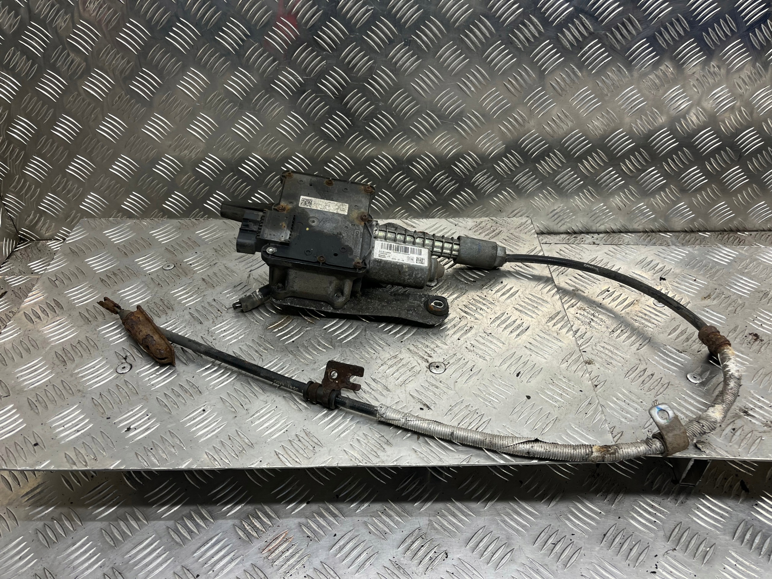 mécanisme électrique freins chauffage stationnaire OPEL AMPERA 1 13365044
