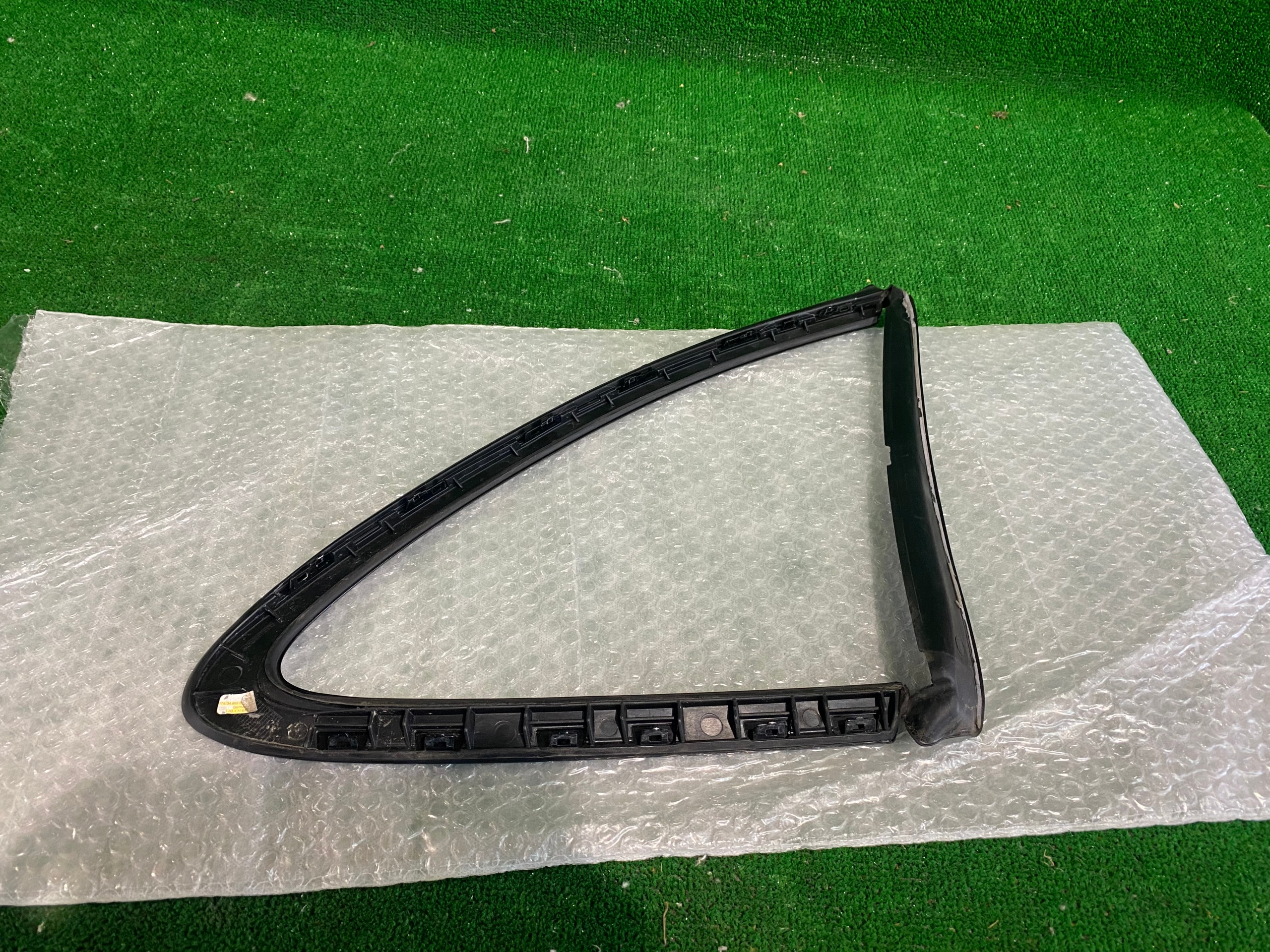gasket moulding windows LEWEJ TROJKATA PORSCHE PANAMERA 974