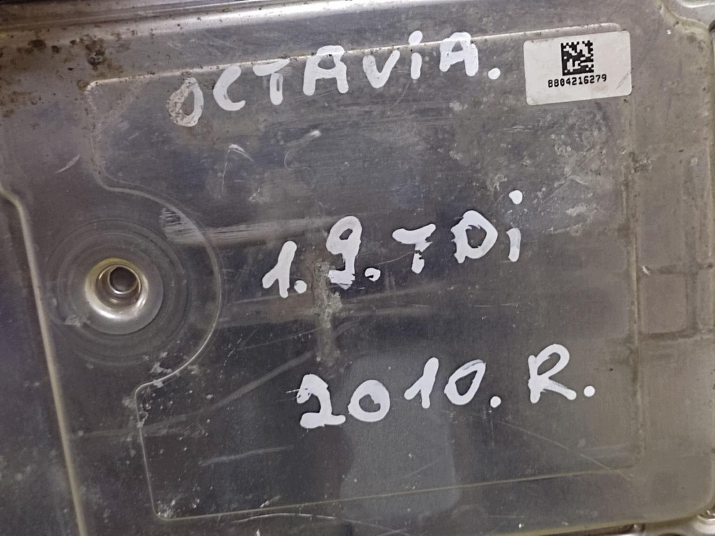 SKODA OCTAVIA II 1.9 TDI control unit of the engine 0281014711