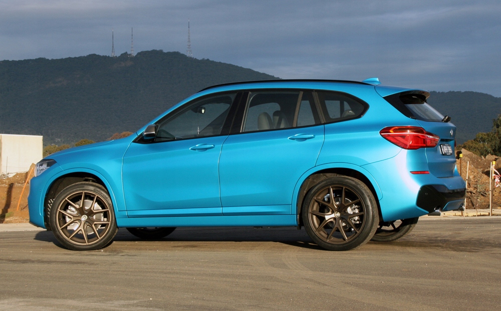 FOLIA CHROM MAT PERŁA SATYNA BŁĘKITNA NIEBIESKA 152cm OKLEINA SAMOCHODOWA Długość 50 cm