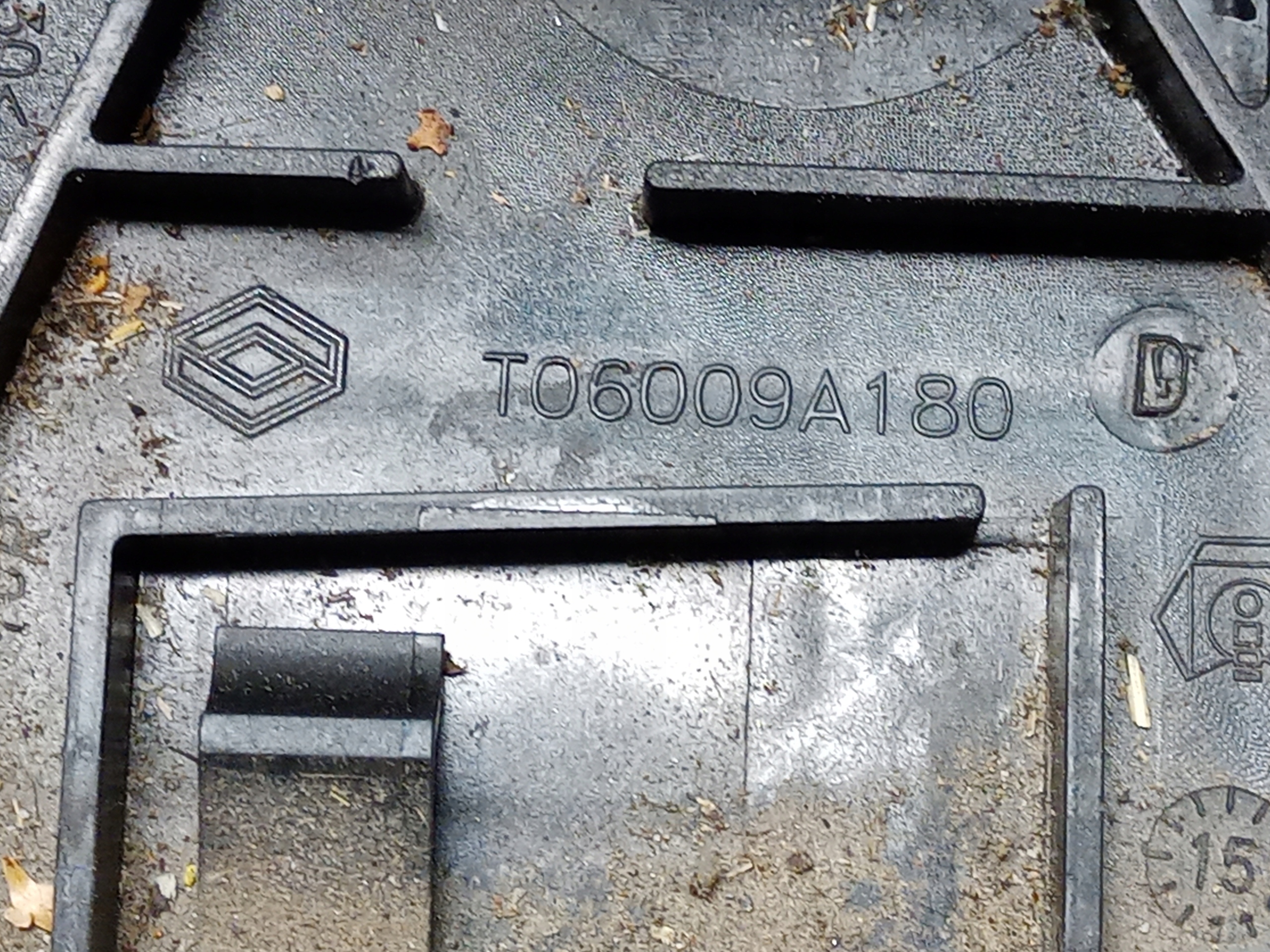 PODSTAWA AKUMULATORA TRAFIC III VIVARO B Typ samochodu Samochody osobowe