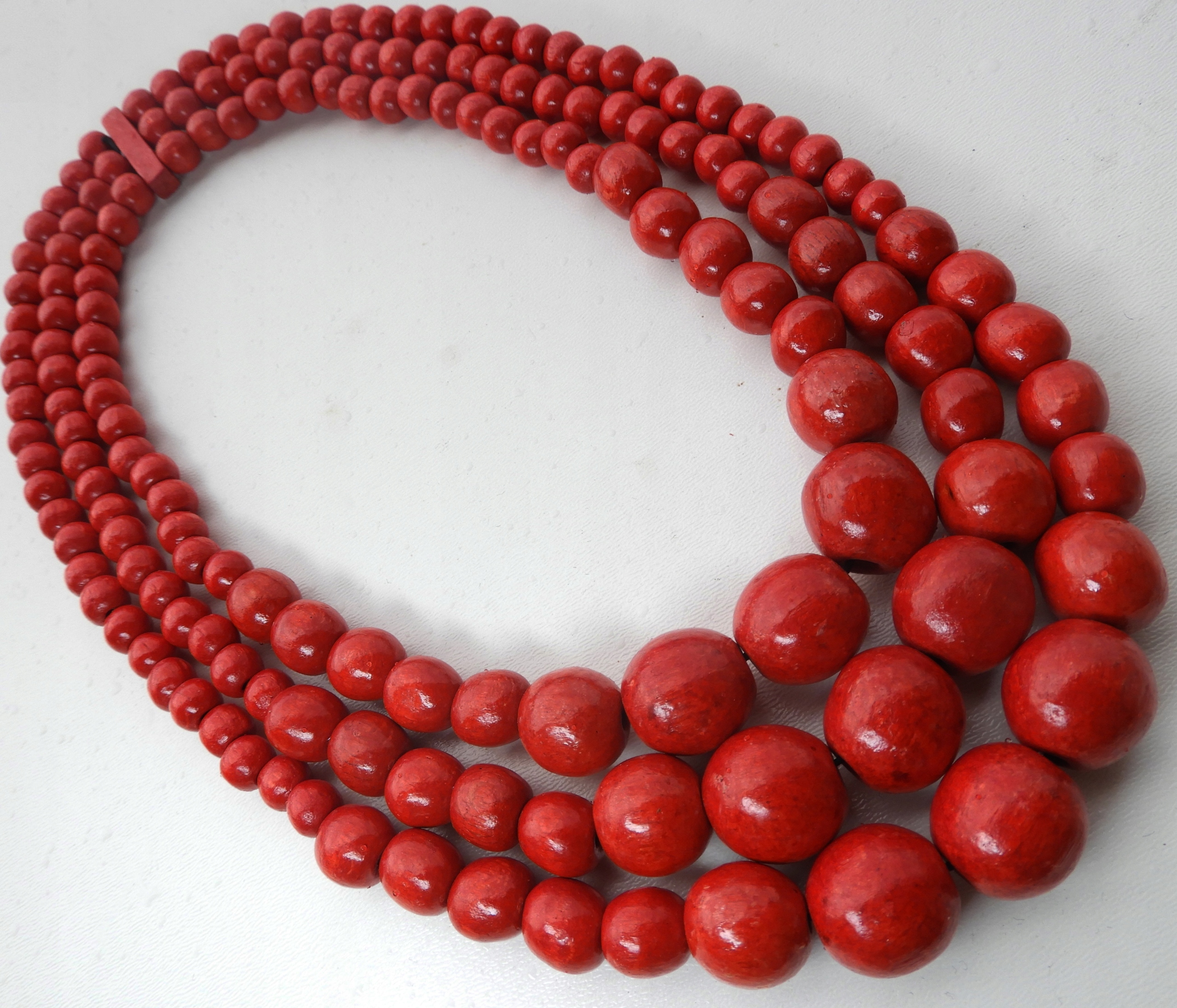 KORALE GÓRALSKIE drewniane POTRÓJNE czerwone TRZYRZĘDOWE FOLK ludowe Marka bez marki