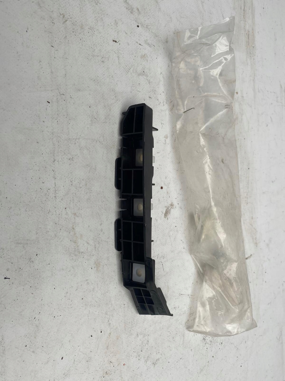 HYUNDAI I10 Support Support plaque Pare choc Gauche Arrière