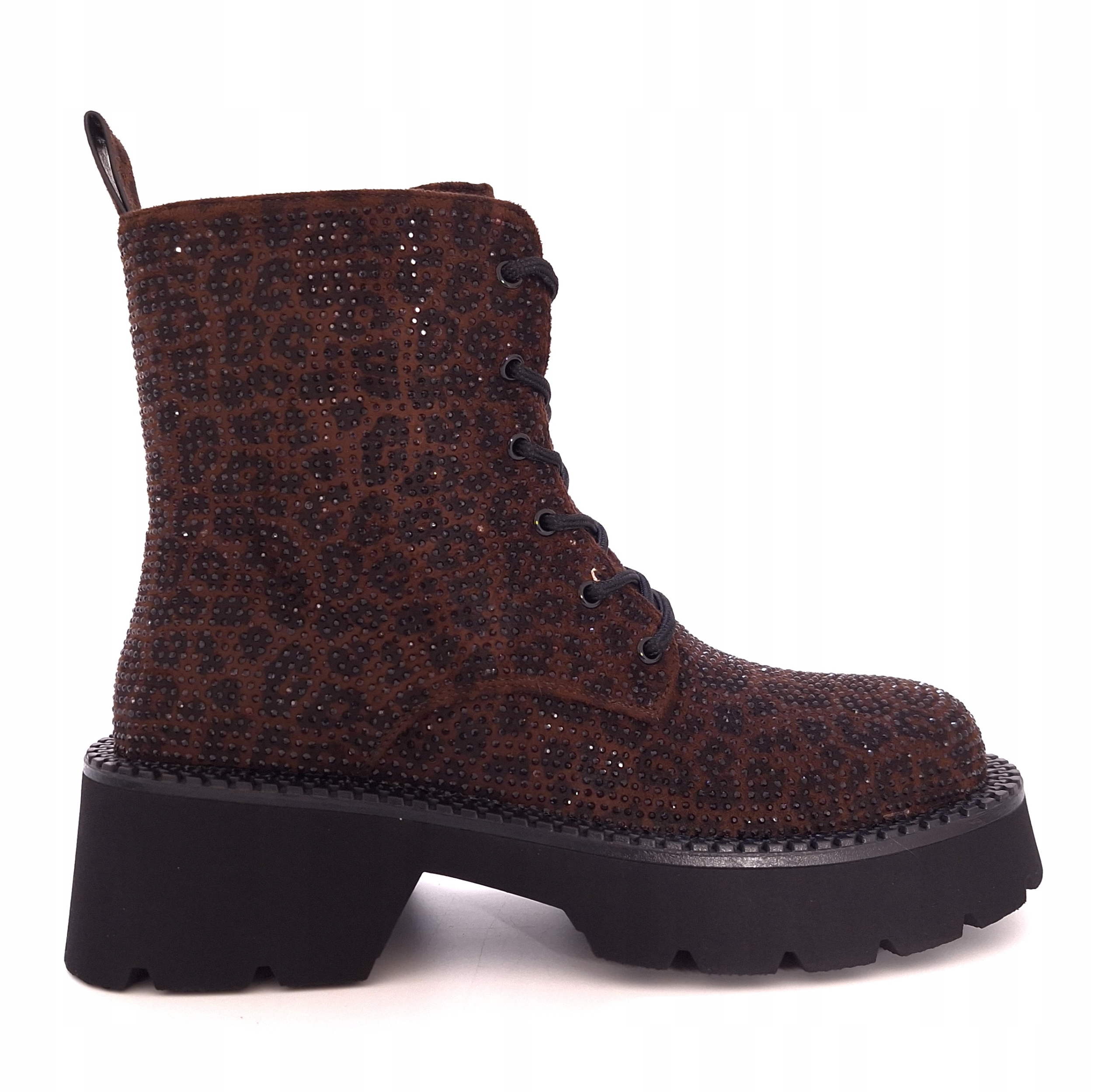 Hnědé dámské kotníkové boty na silné podrážce Goe SS2N4167 r37