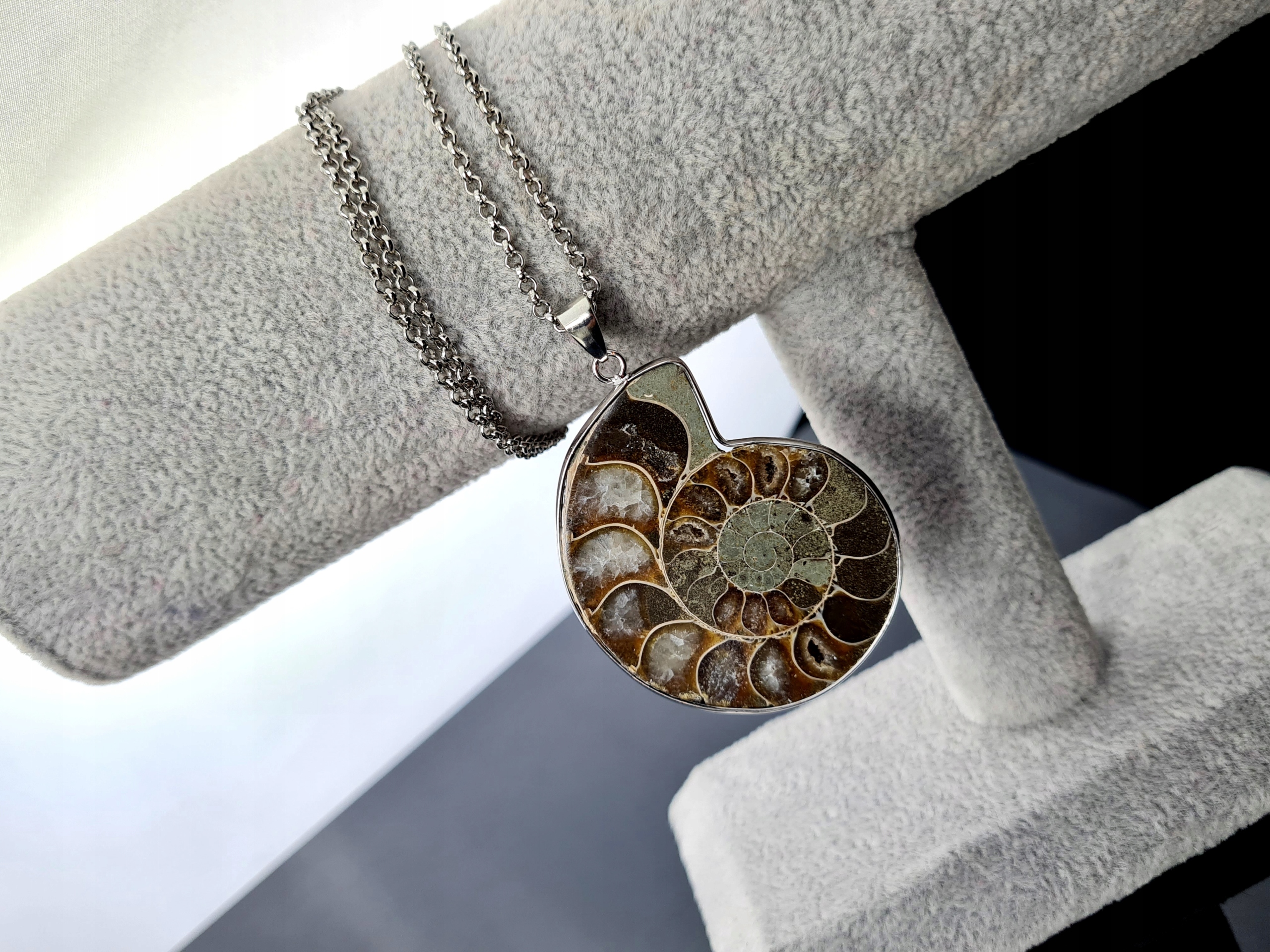 Náhrdelník Amonit Přírodní fosilie Svítidlo