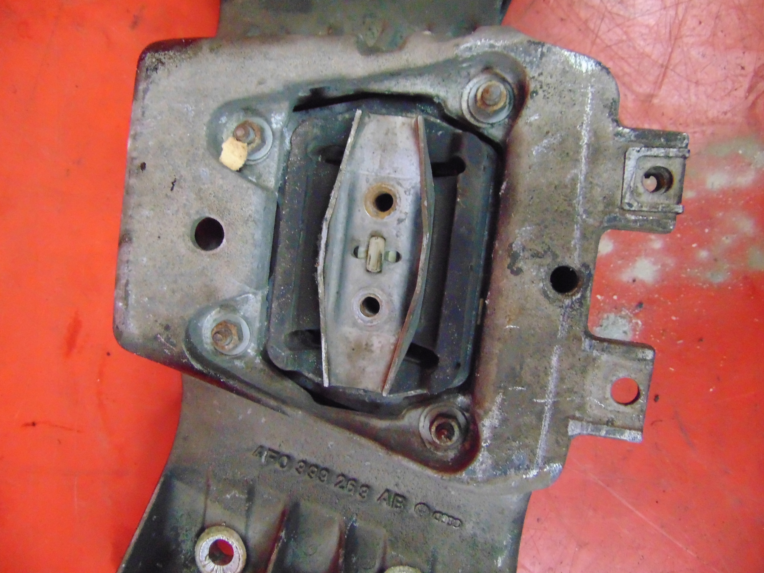 AUDI S6 A6 C6 5.2 support gearbox mounting