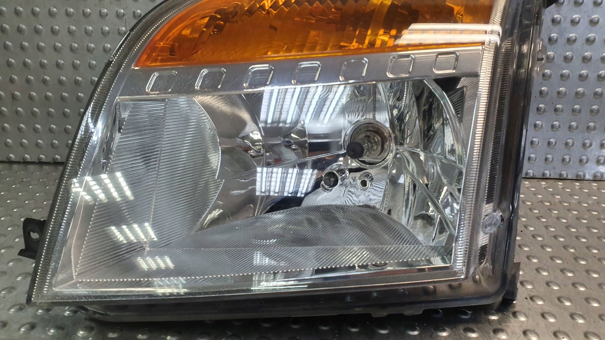 light front left FORD FUSION LIFT 02