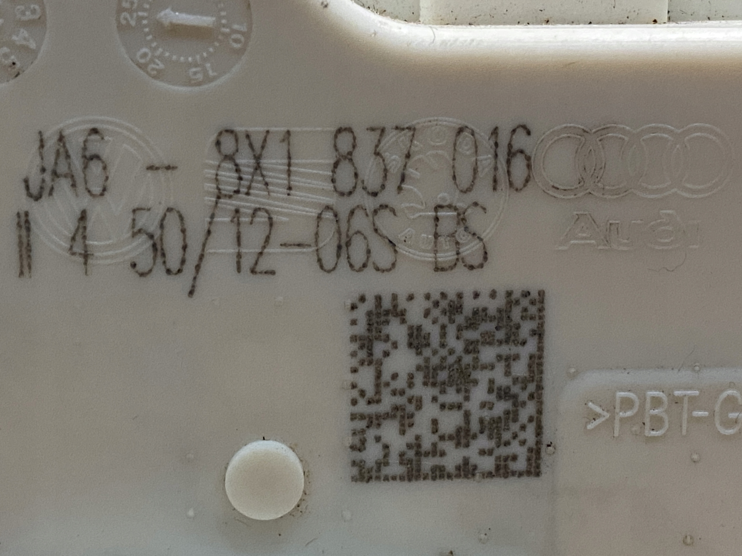 AUDI A1 A3 A4 lock door right front 8X1837016