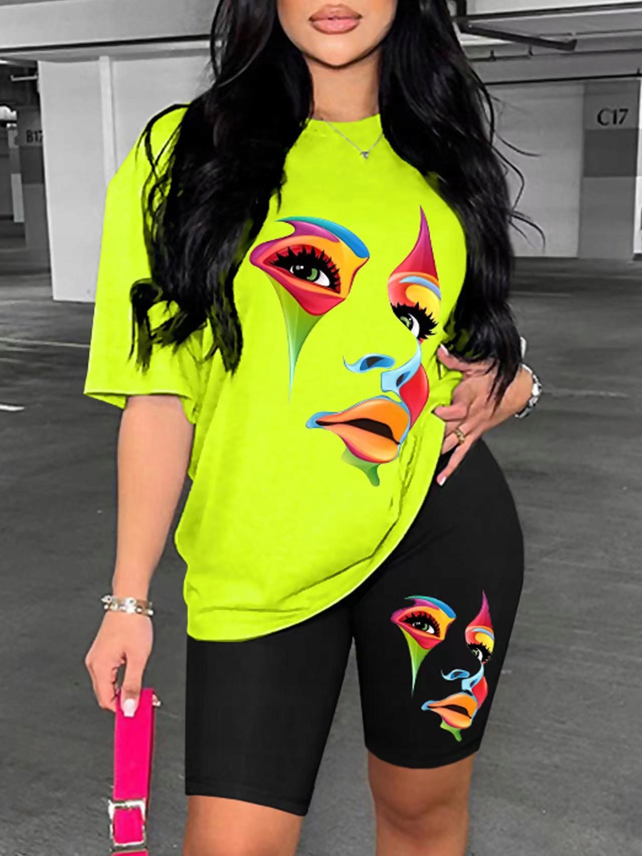 KOMPLET DAMSKI SPODENKI BLUZKA MOTYW TWARZY Linia plus size (duże rozmiary)