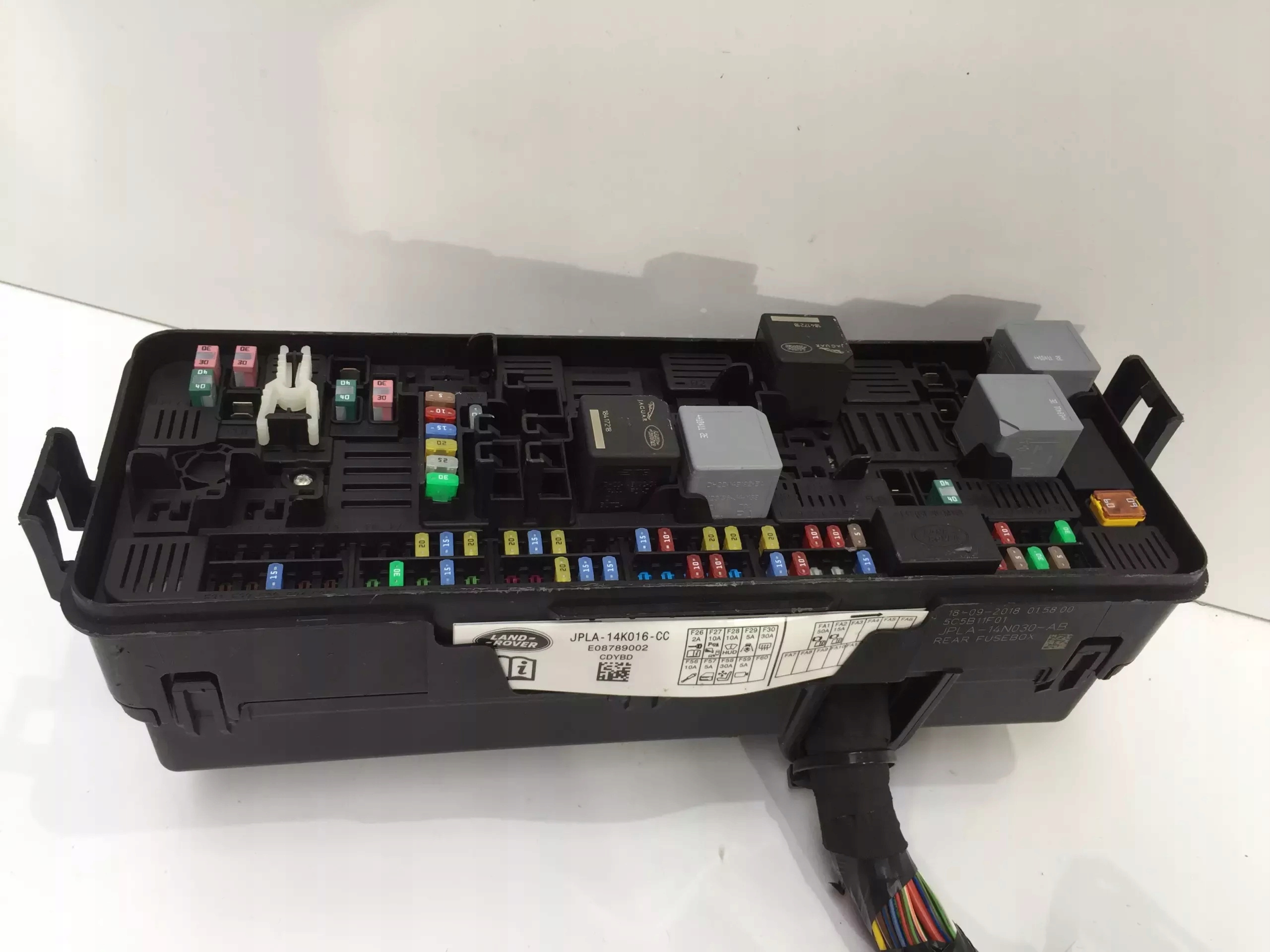 RANGE ROVER SPORT3.0 SDV6 L494 2019 PUSZKA BEZPIECZNIKÓW JPLA-14N030-AB Typ samochodu 4x4/SUV Samochody osobowe