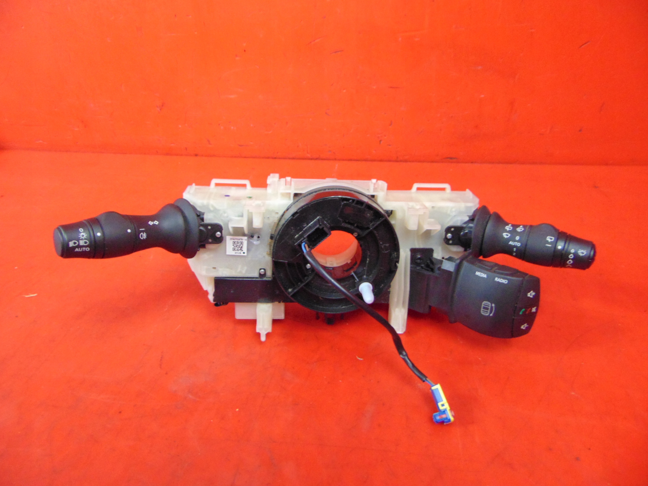 RENAULT ZOE 12- steering wheel levers and controls ring airbag