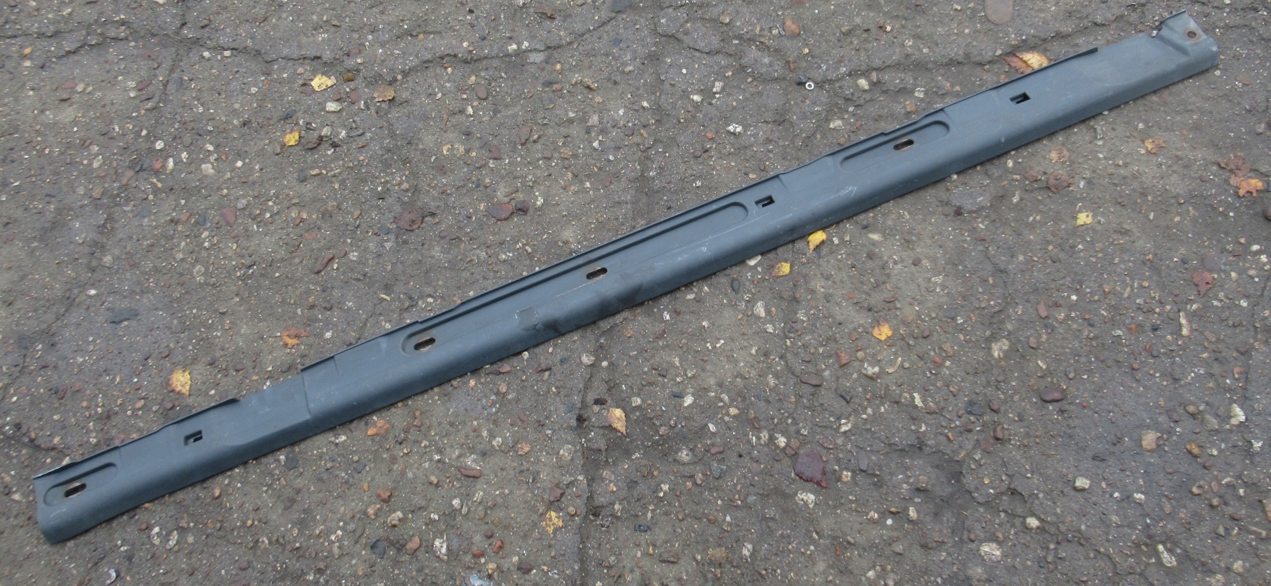 FOCUS MK2 06R LISTWA PROGOWA LEWA