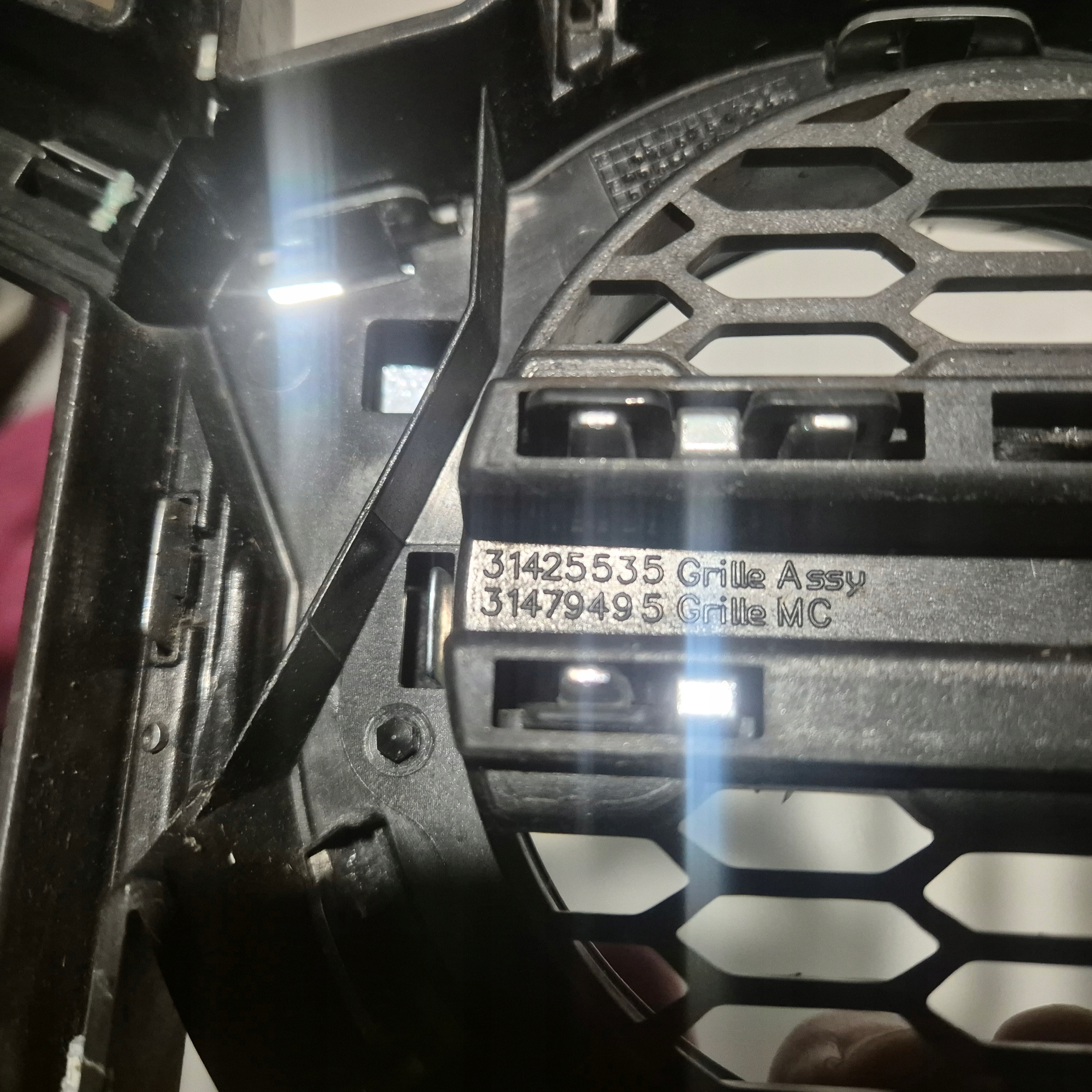 Volvo XC60 Kühlergrill FRONTGRILL Kühlergitter 23142553 - Thumbnail 9