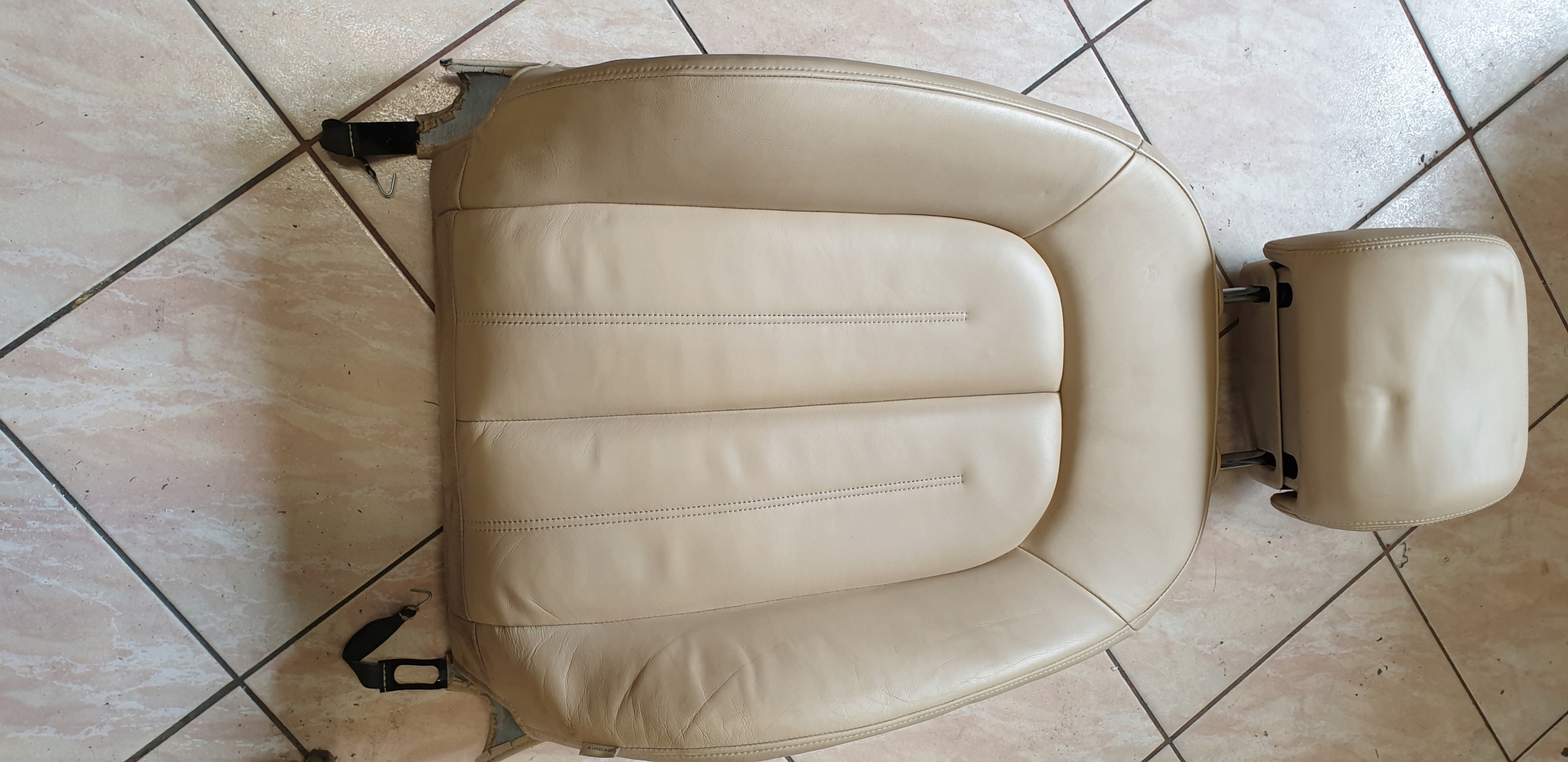 СПИНКА СИДІННЯ ЛІВИЙ ПЕРЕД AUDI A7g КРЕМОВА SKORA