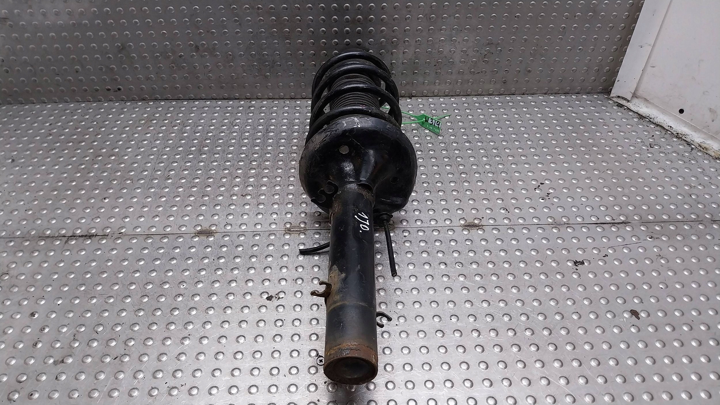 shock absorber left right front 1J0413031S VW GOLF IV LEON and OCTAVIA and A3 8L