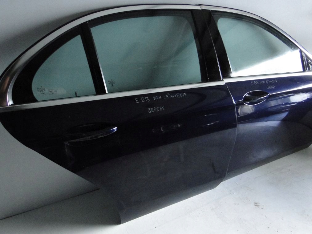 MERCEDES E KLASA W213 213 DRZWI PRAWE PRZEDNIE Numer katalogowy części A2137200205 A2137300205