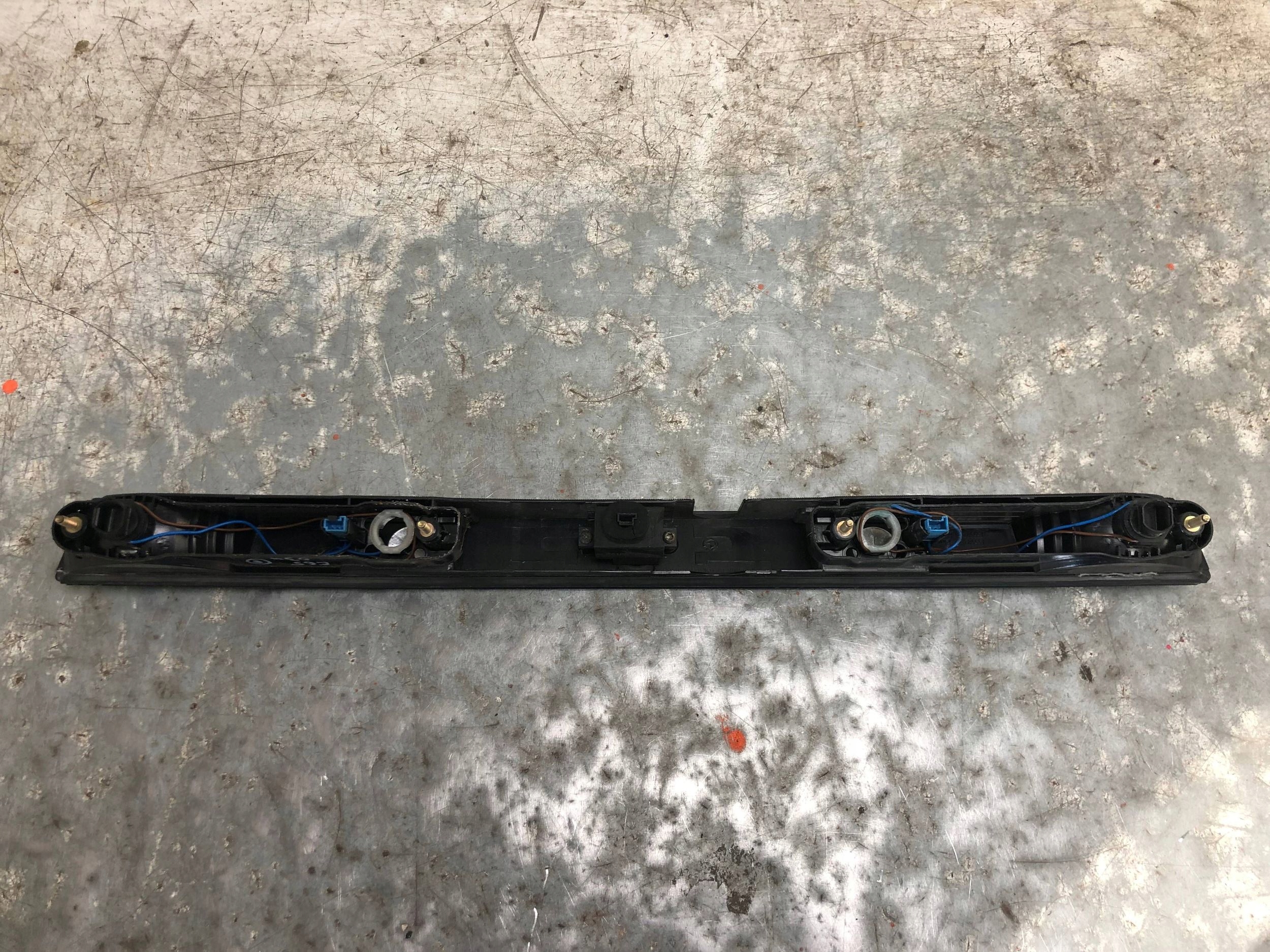 moulding cap bonnet BMW E65 6908711