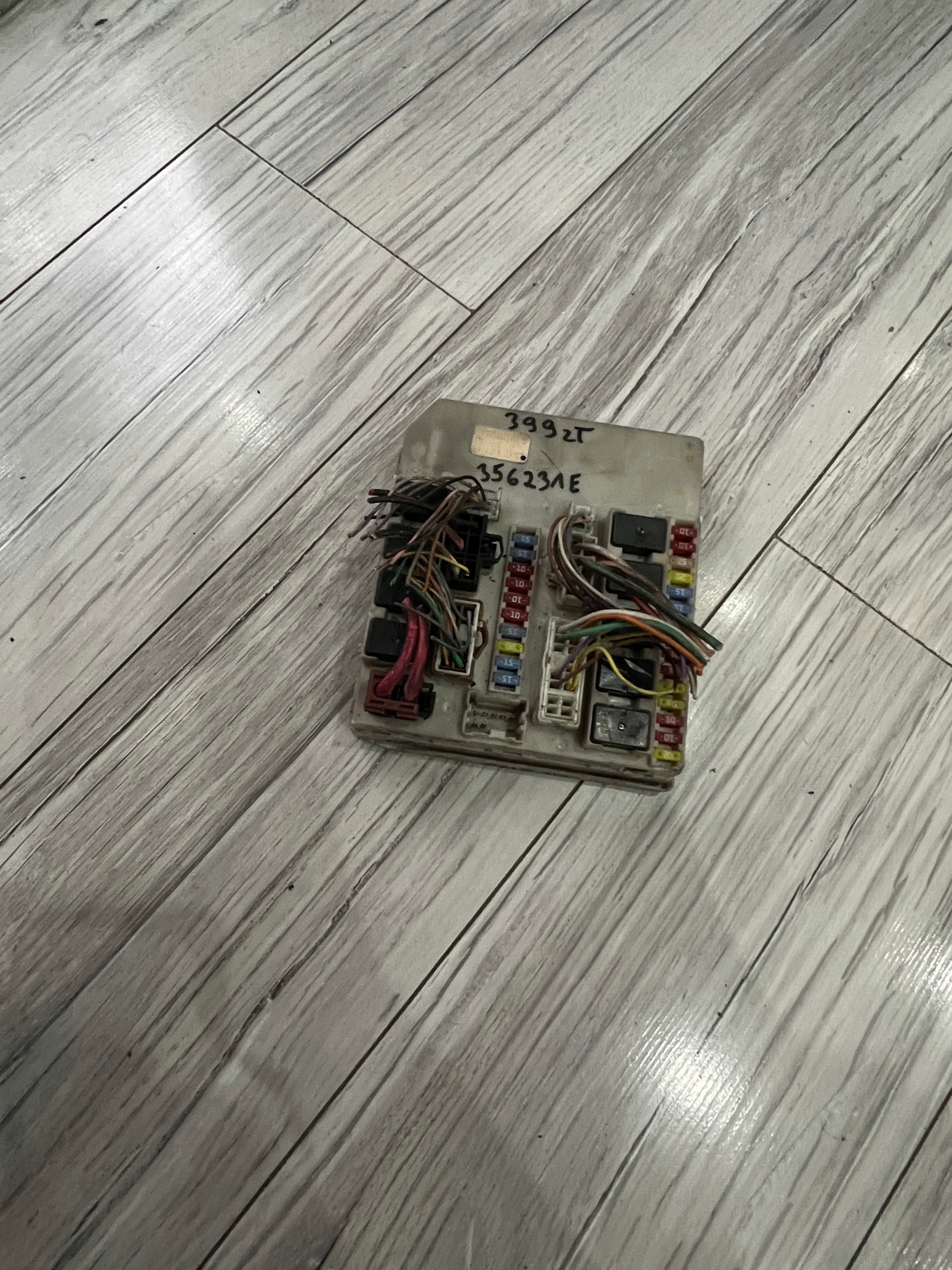 блок предохранителей CLIO III MODUS 356231E