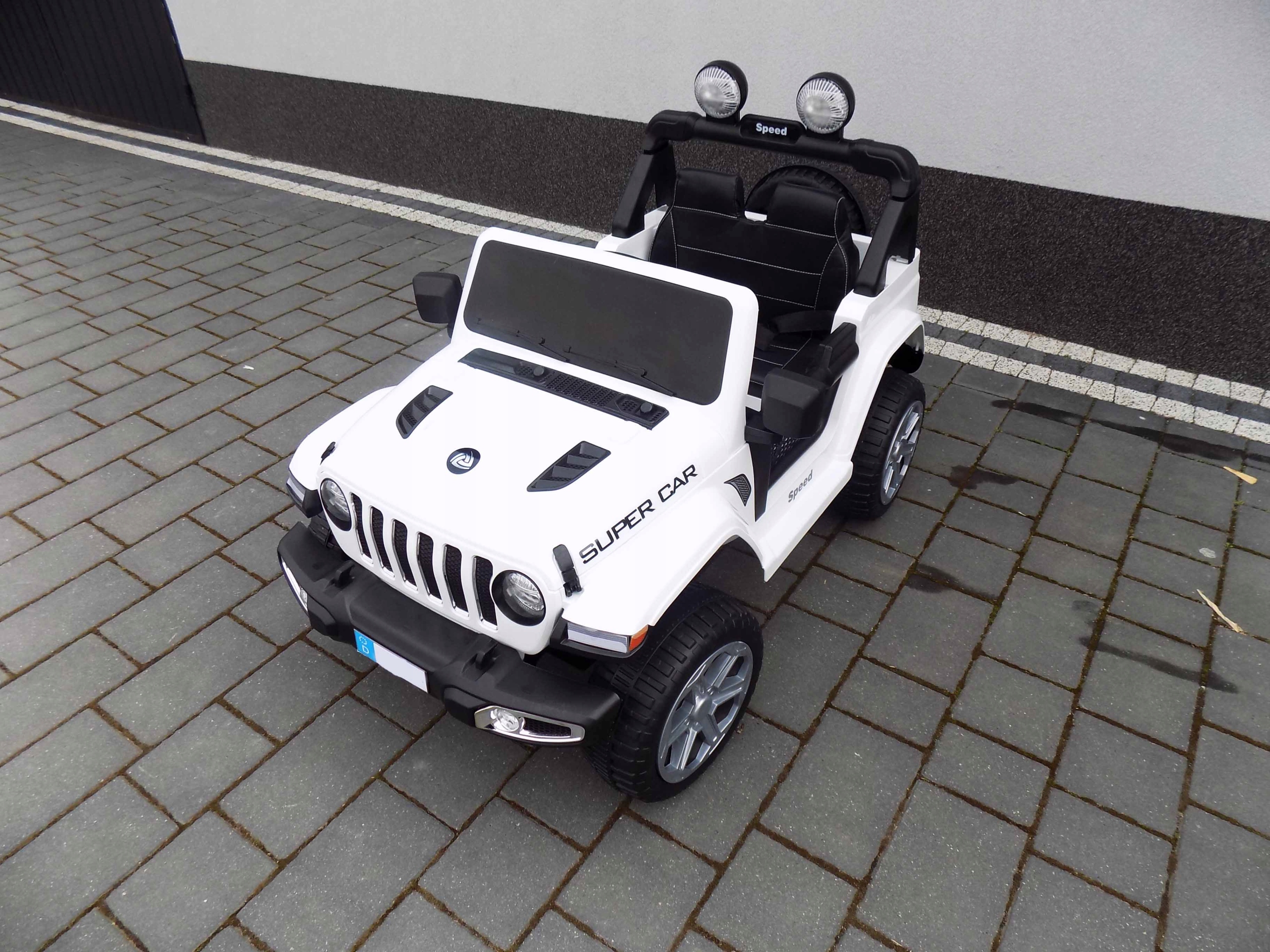 DUŻY JEEP 4X4 AUTO NA AKUMULATOR KLUCZYK BUJAK Marka Ramiz