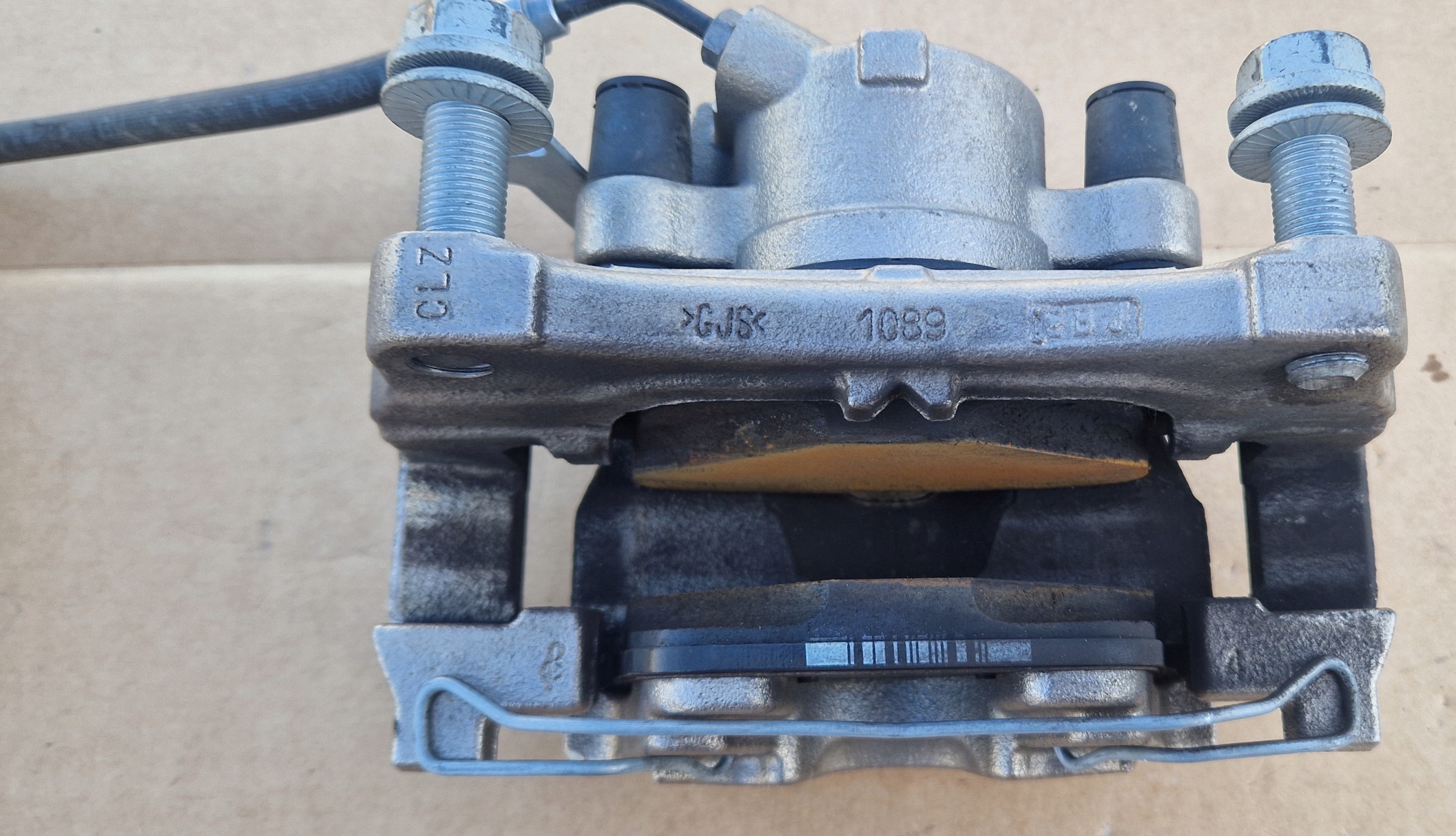 caliper brake front AUDI A4 B9 AUDI A5 8W06FJ right as new