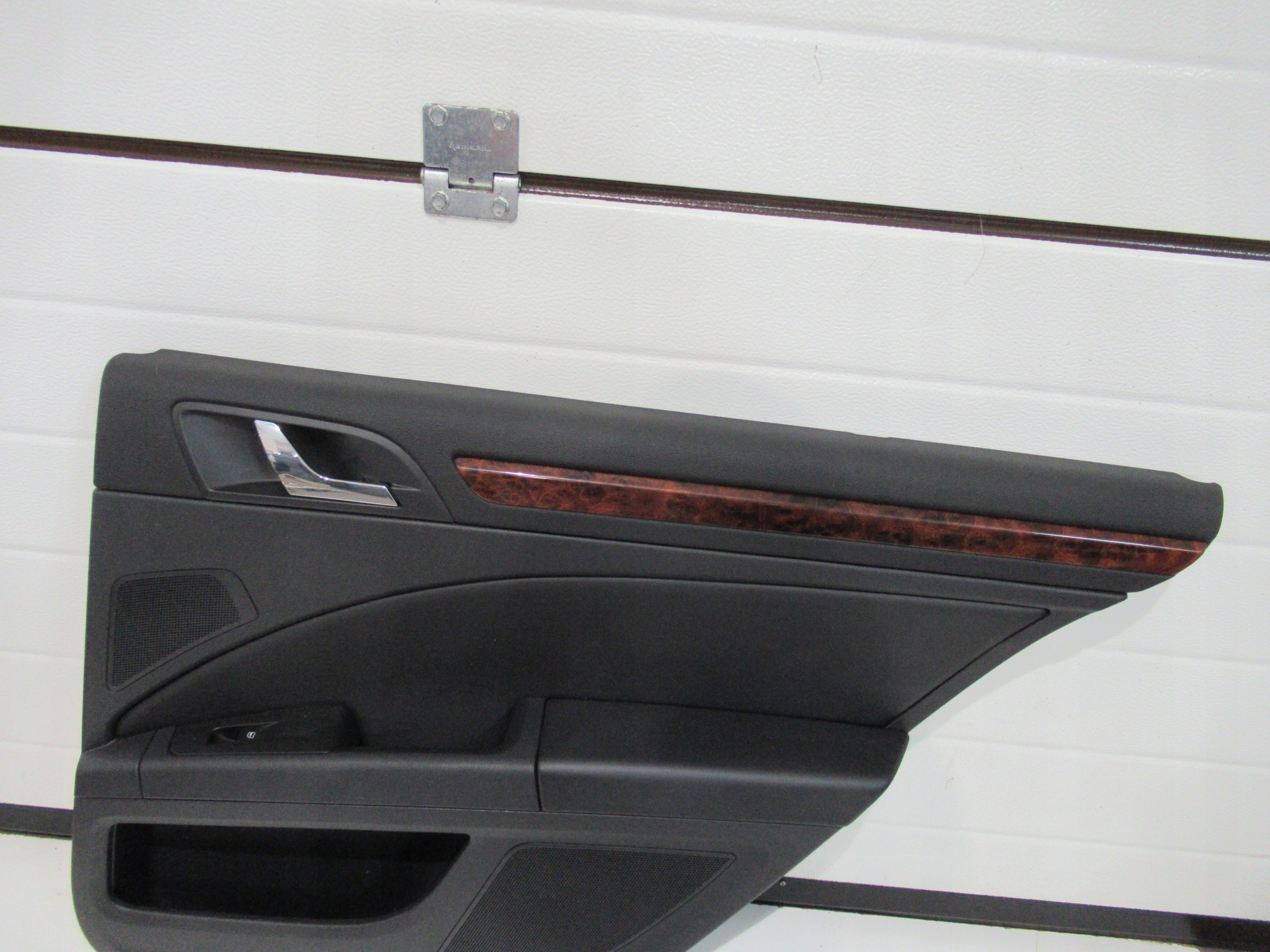 SUPERB II sedan side right rear part 3T5867212