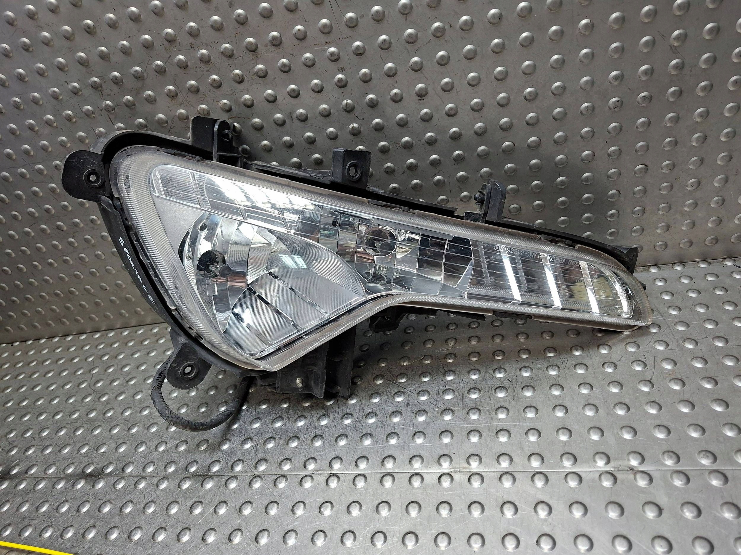 fog light front right KIA SPORTAGE III 10-15 EU