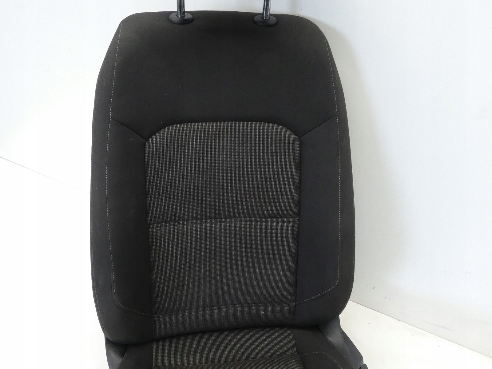 seat left front driver´s VW PASSAT B8 sedan / KOMBI MATERIALOWY
