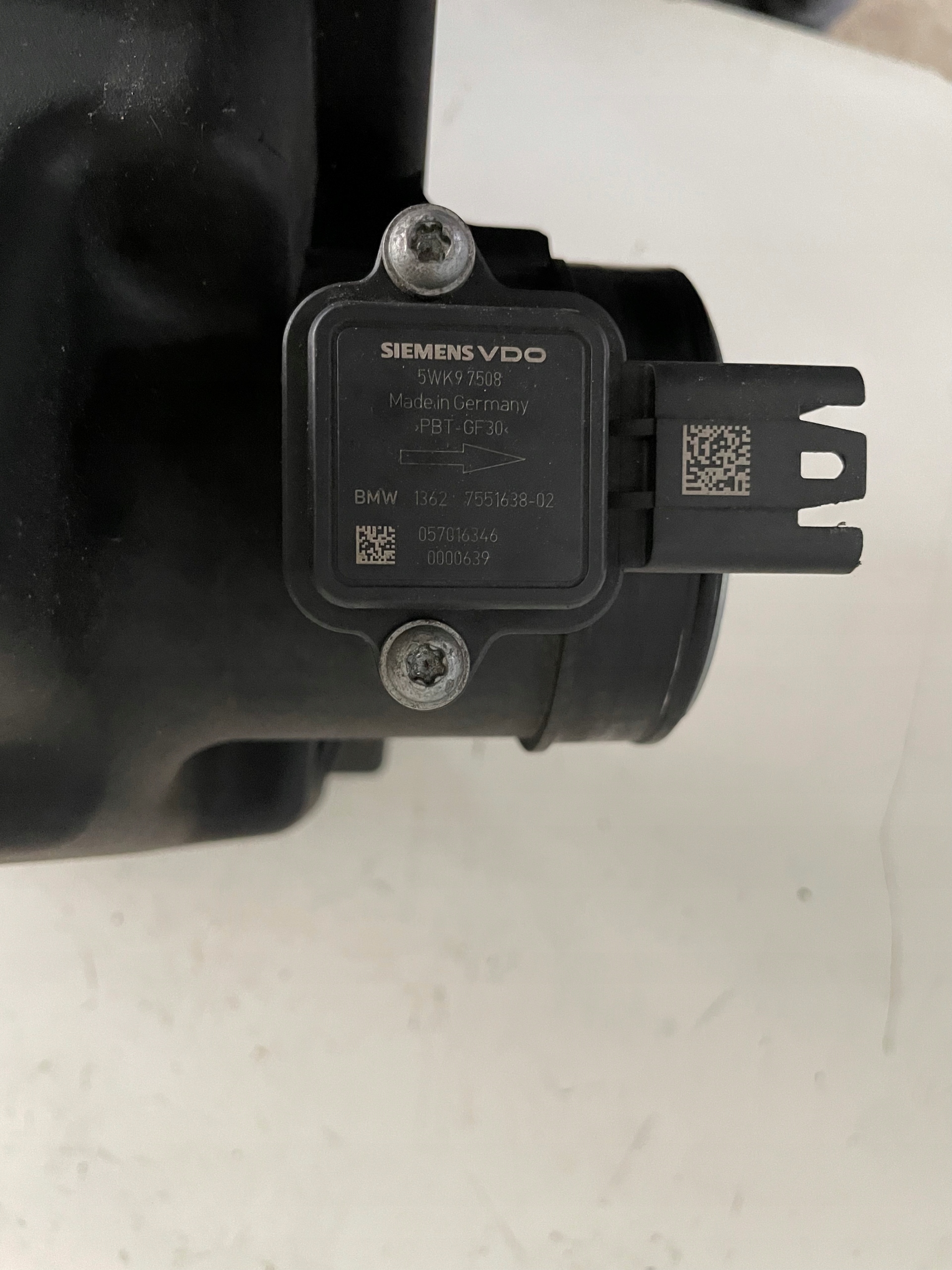 7 551 - BMW X3 E83 5 E60 3 E90 E70 E63 витратомір N52