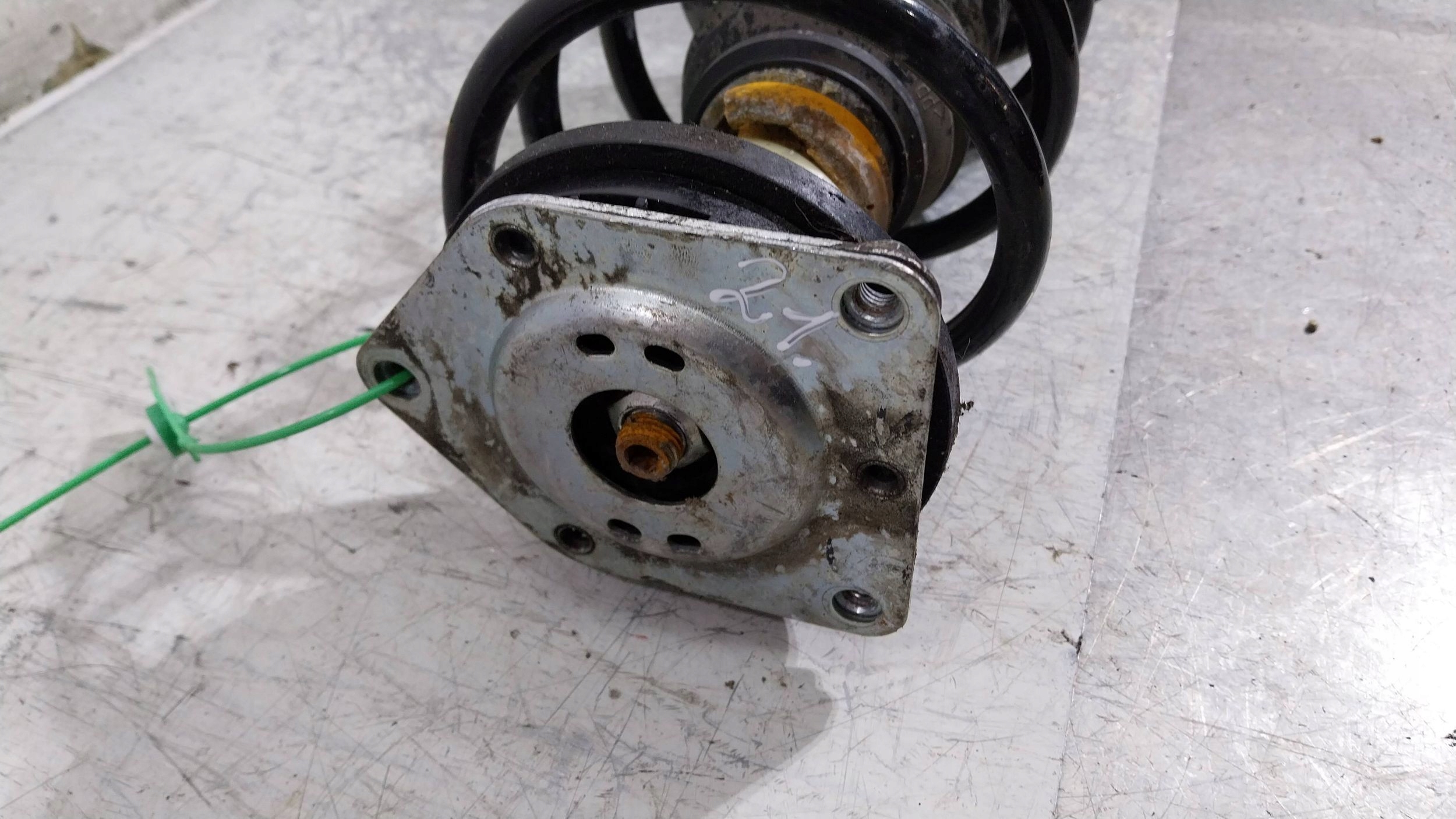 shock absorber right front A1693201430 MERCEDES W169 W245